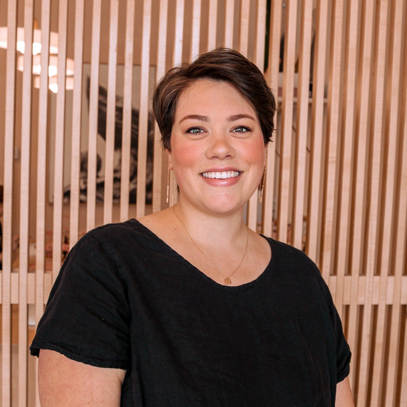 Meet Sarah! 

She's one of our newest nail techs here at Polished Hamilton! We are so excited to have her on the Scripted + Polished team 🥰 One fun fact about her, is she has 2 beautiful daughters! ✨ Sarah will have appointments starting tomorrow th