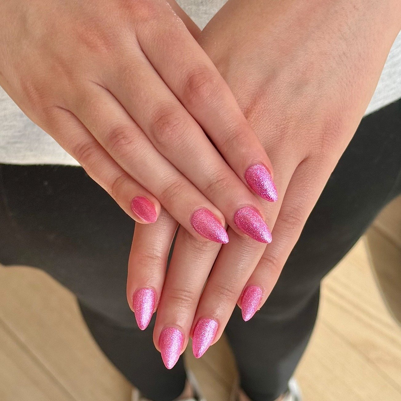 Hot pink &amp; glitter? Say less. 💖✨ 

Polished Hamilton is open Tuesday-Saturday from 10-7pm and Sunday 10-4! Book online @ polishedhamilton.com 

#nailsdesign #nailtechs #nailtech #NailPolish #SalonOpening #nailsart #NewBeginnings #PolishedHamilto