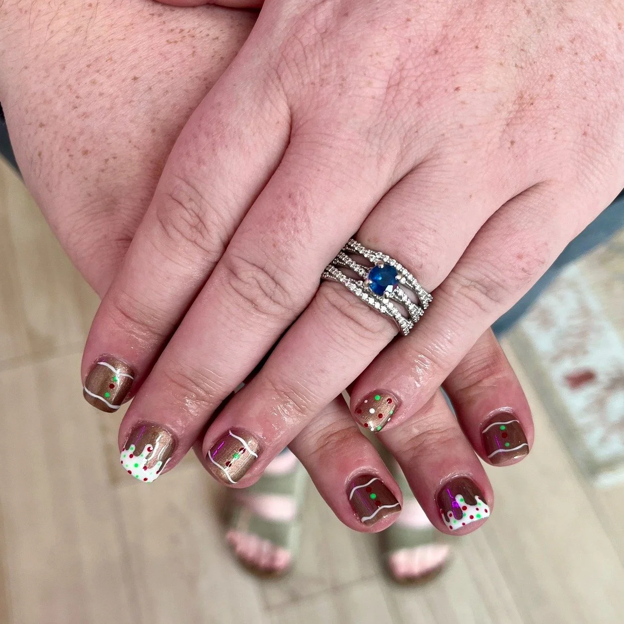 Sweet, sparkly, and ready for the holidays. 🤎 // Tier 3 nail art by @nailsbysophcall 

Polished Hamilton is open Tuesday-Saturday from 10-7pm and Sunday 10-4! Book online @ polishedhamilton.com 

#nailsdesign #nailtechs #nailtech #NailPolish #SalonO