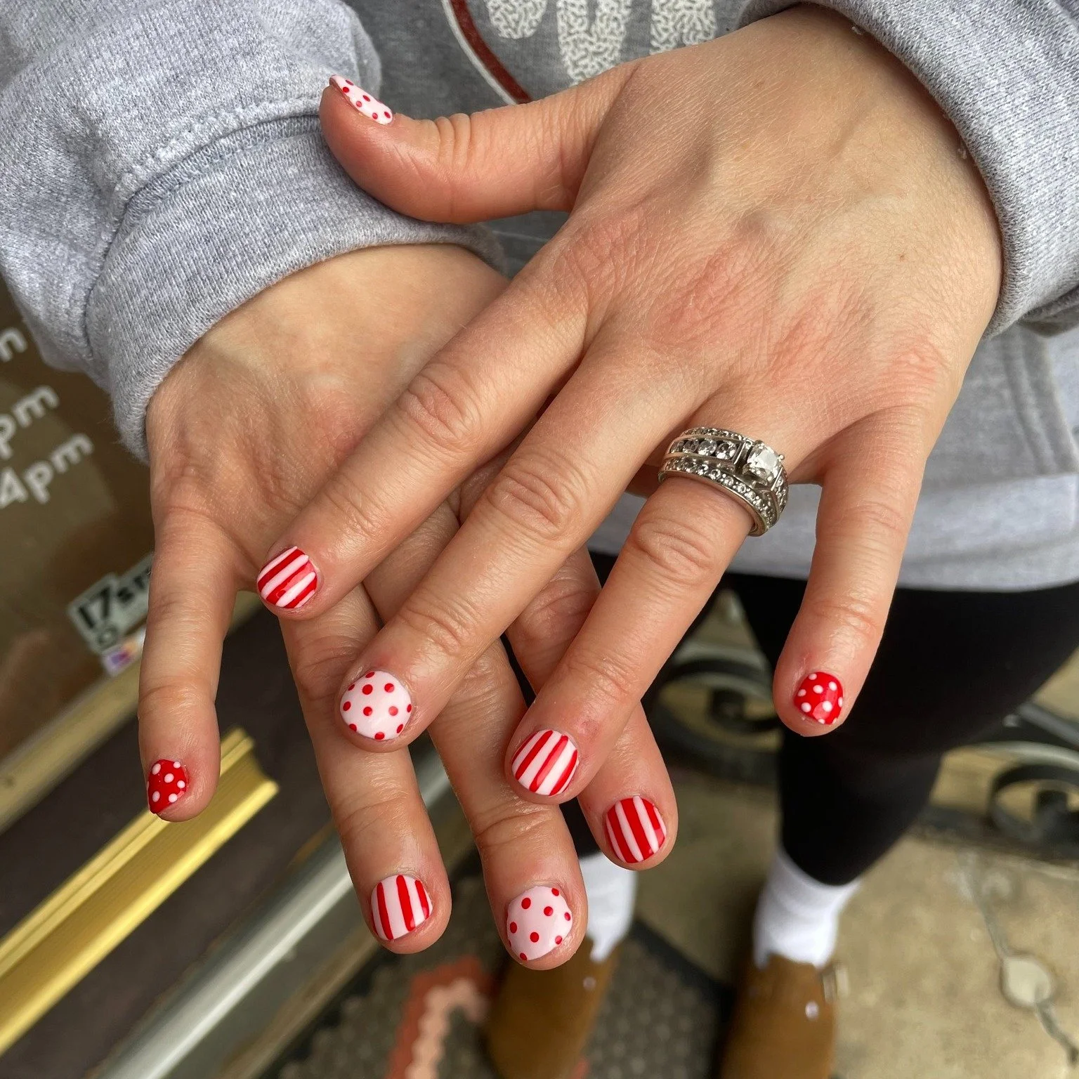 Serving full candy-cane-lane energy today ❤️🤍 // Tier 2 nail art by Abby 

Polished Hamilton is open Tuesday-Saturday from 10-7pm and Sunday 10-4! Book online @ polishedhamilton.com 

#nailsdesign #nailtechs #nailtech #NailPolish #SalonOpening #nail
