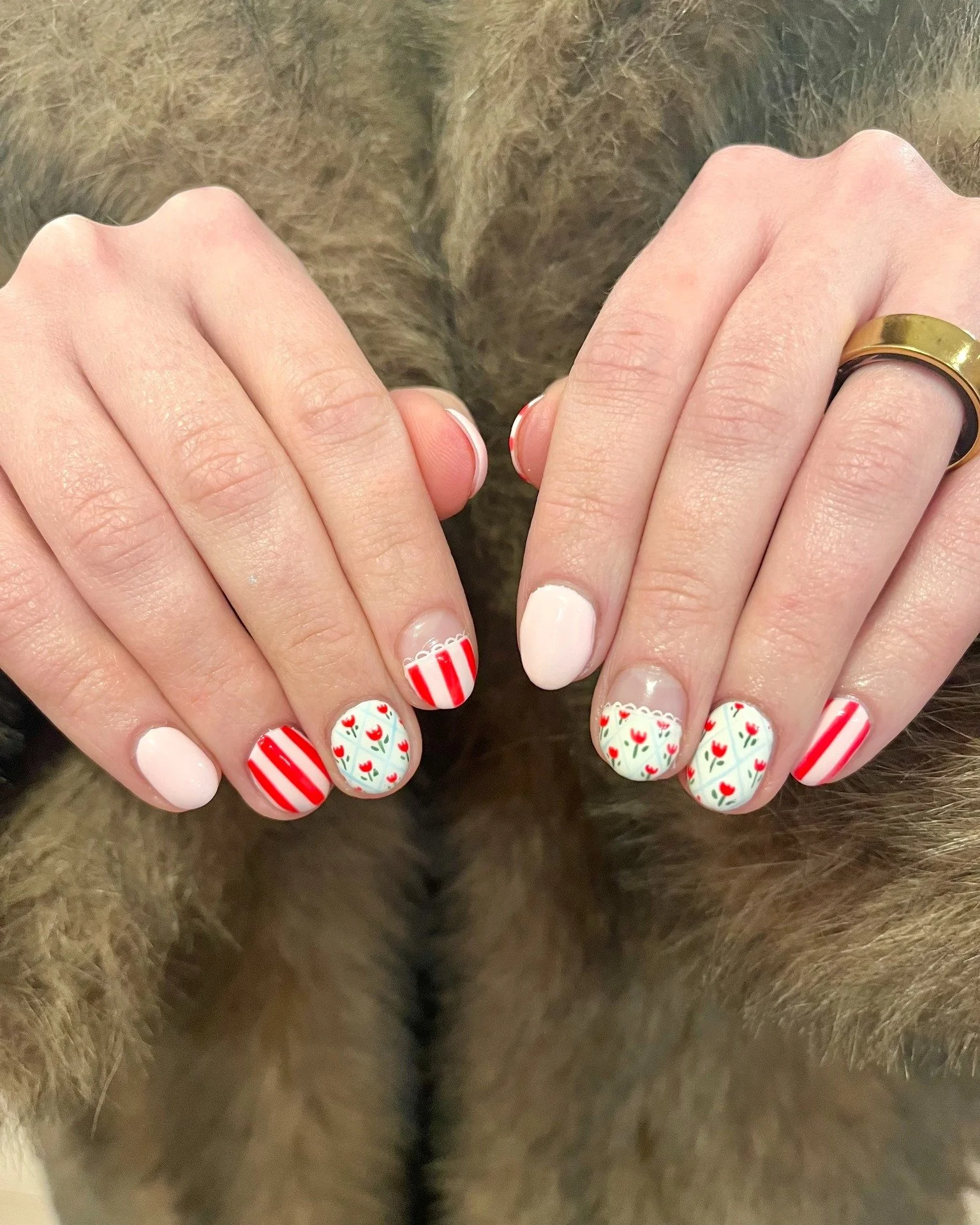 The cutest details 🩷 // Tier 3 nail art by @nails.by.ceci 

Polished Hamilton is open Tuesday-Saturday from 10-7pm and Sunday 10-4! Book online @ polishedhamilton.com 

#nailsdesign #nailtechs #nailtech #NailPolish #SalonOpening #nailsart #NewBeginn