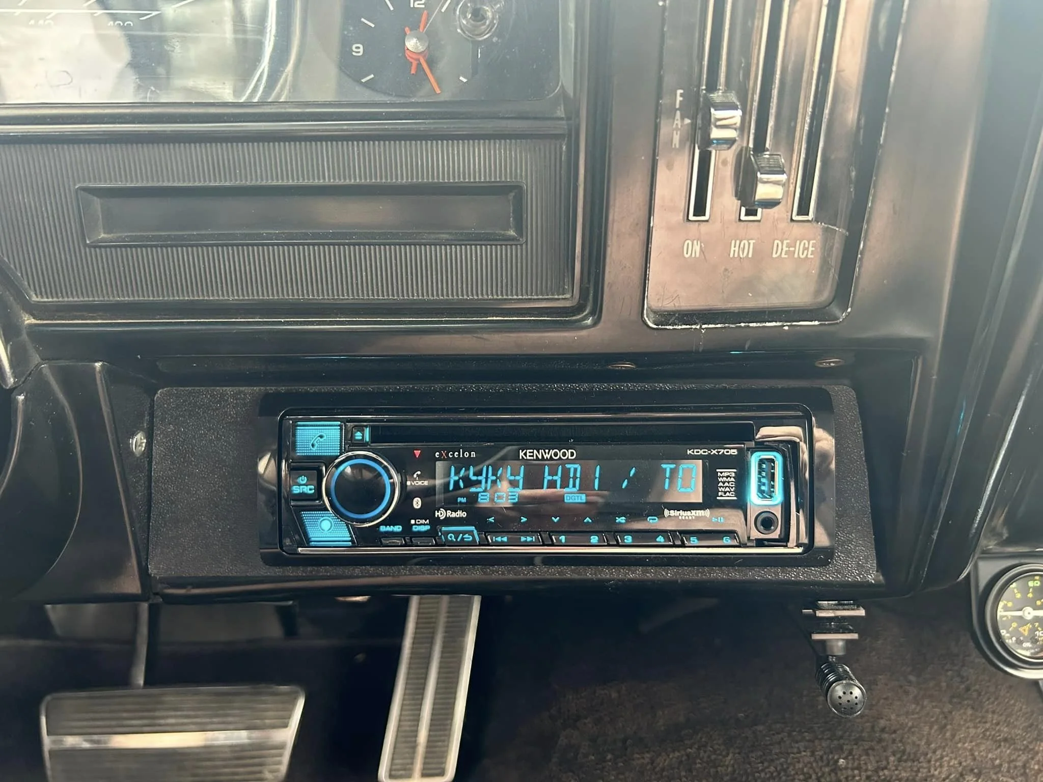 nova sdin radio.jpg