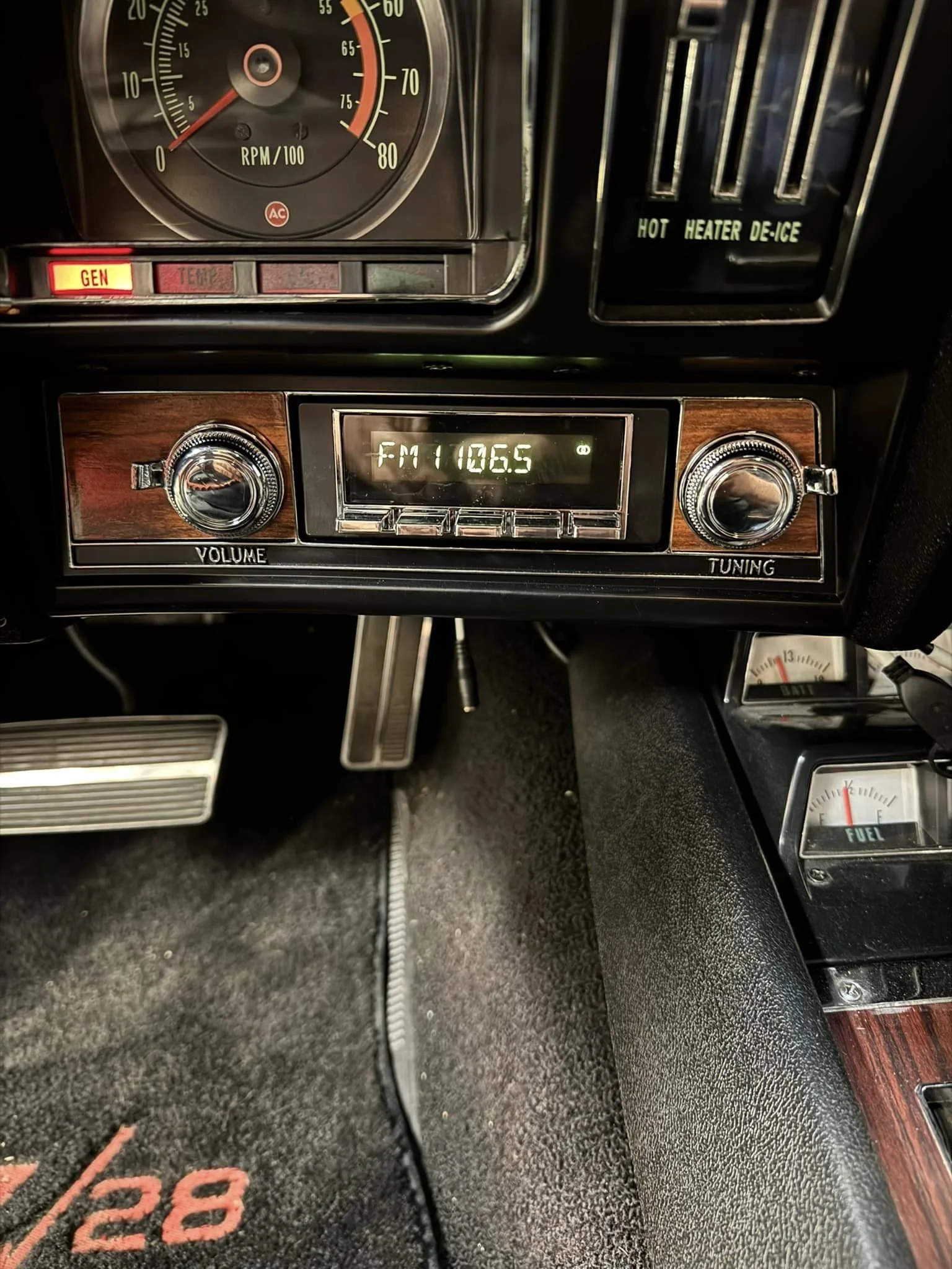 69 camaro radio.jpg
