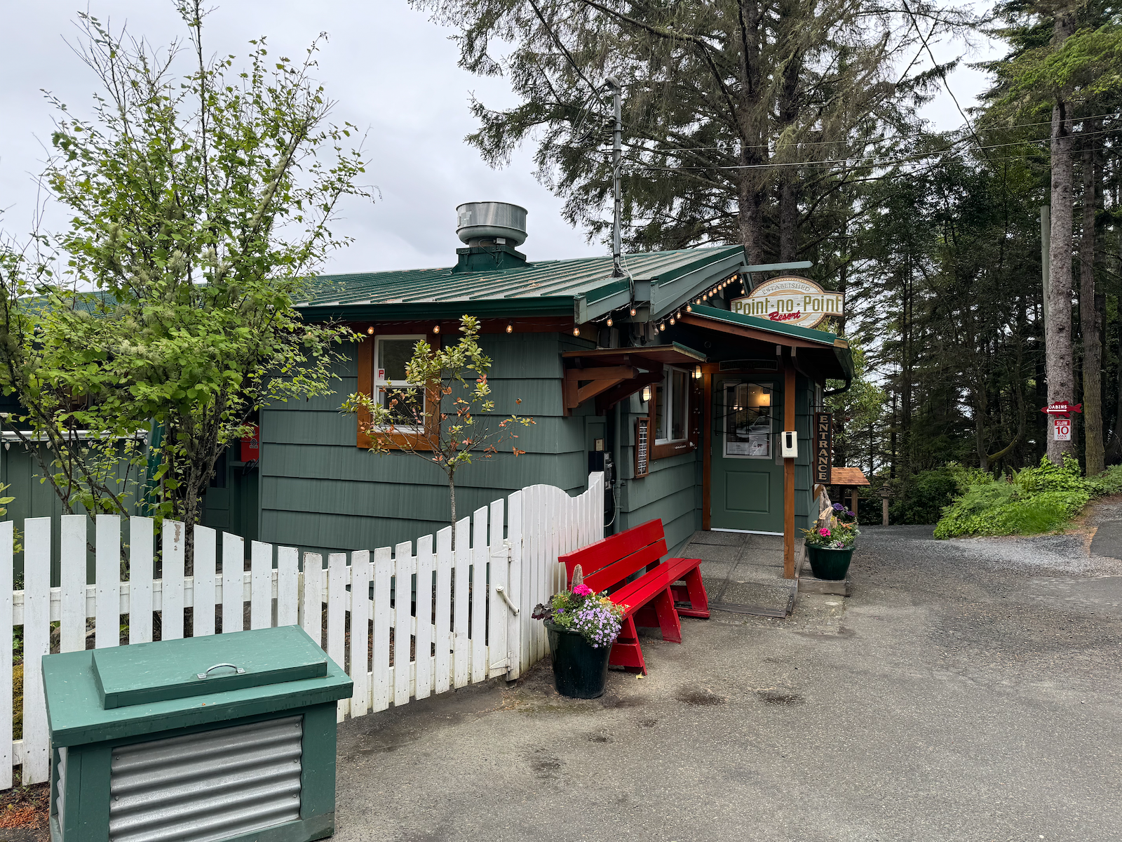 The Tea Room, location of the lobby and restaurant.