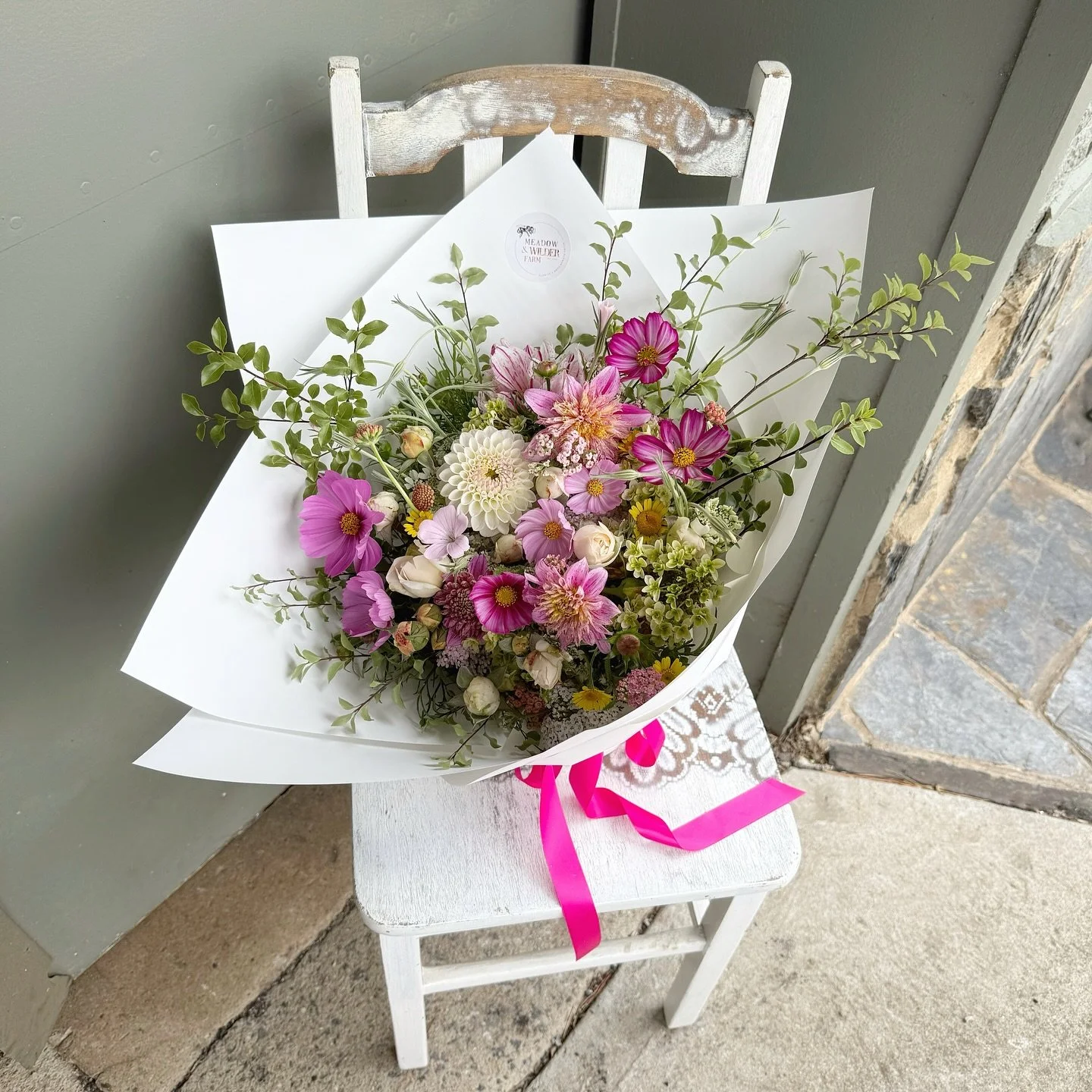 🌼 Magic Meadow Monday 🌼

Cut straight from our field and woven into your bouquets this week:

cosmos &bull; dahlias &bull; roses &bull; orlaya &bull; larkspur &bull; corncockle &bull; oak leaf hydrangea &bull; meadow daisies &bull; scabiosa &bull; 