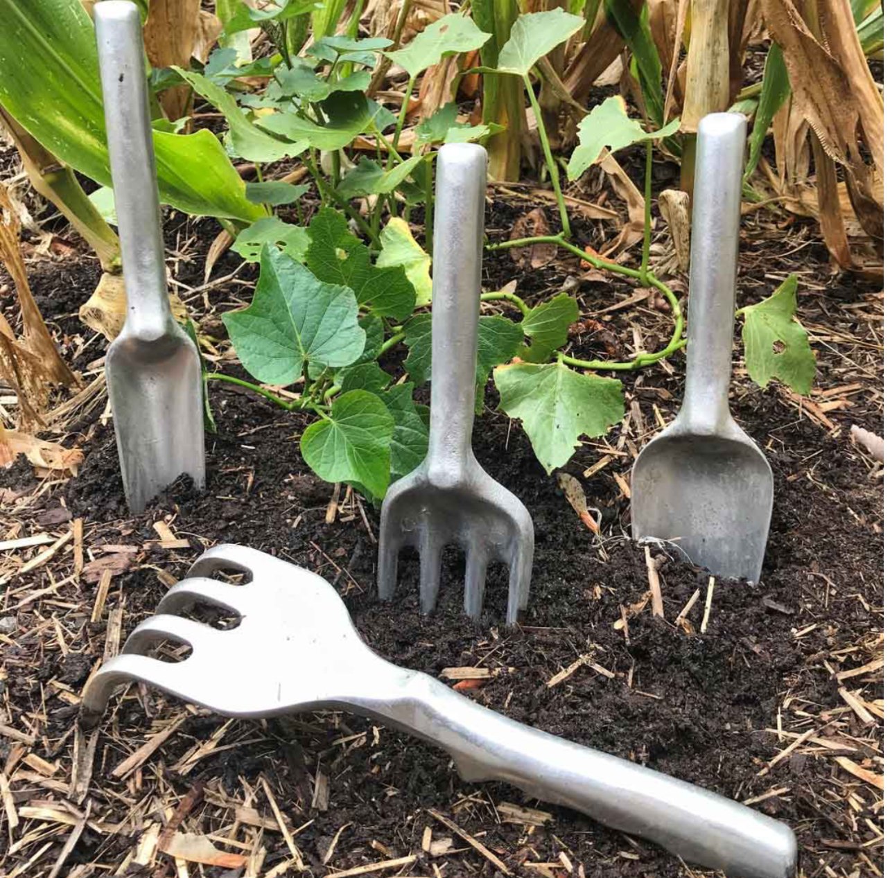 garden tools pic1.jpg