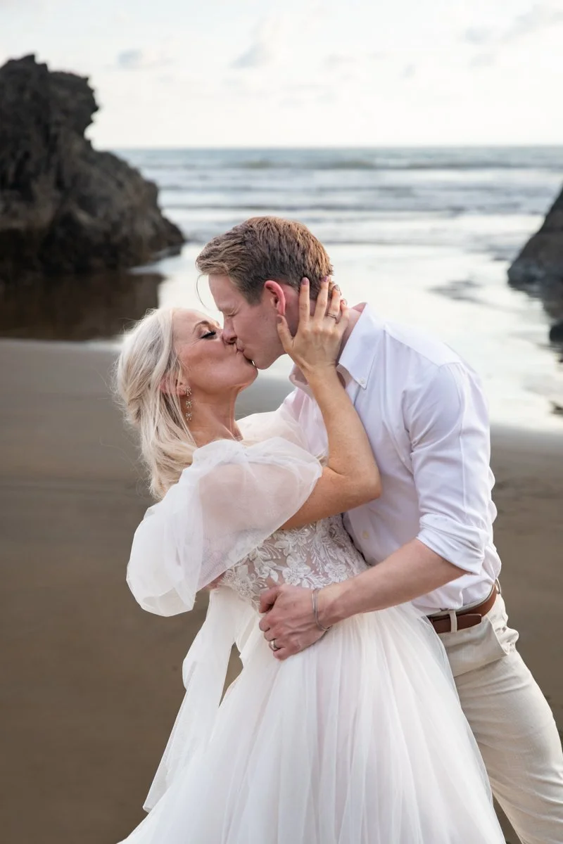 KateFlowersWeddingFlo2025_MiaYakelPhoto_234-Edit.jpg