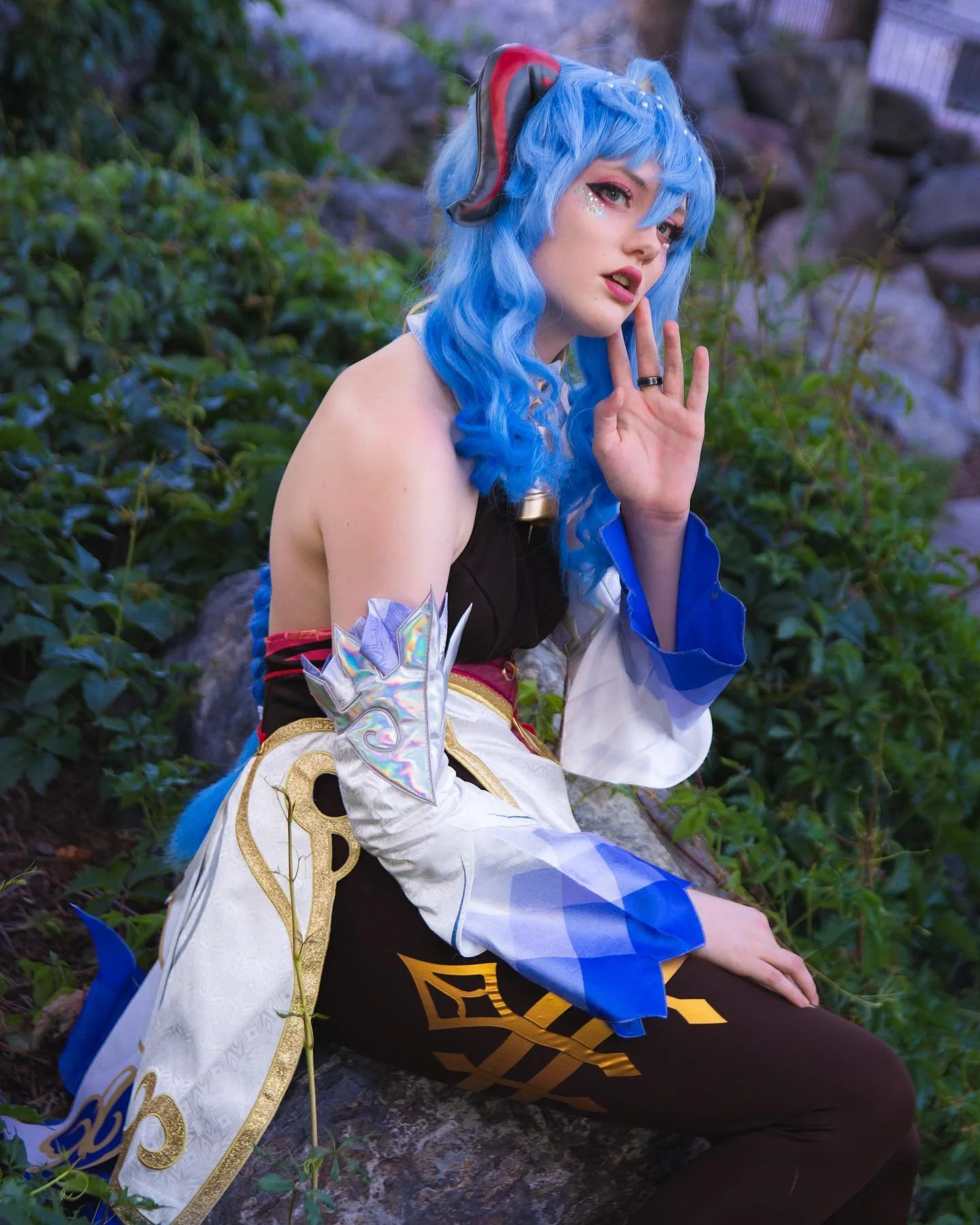 Starting to send back shoots from our photo shoot road trip, and everyone looks so incredible! 

Thank you @pocketpuppy_cosplays for attending all the way out in Leavenworth! 

#ganyucosplay #genshinimpactcosplay #cosplayphotography #cosplayphotograp