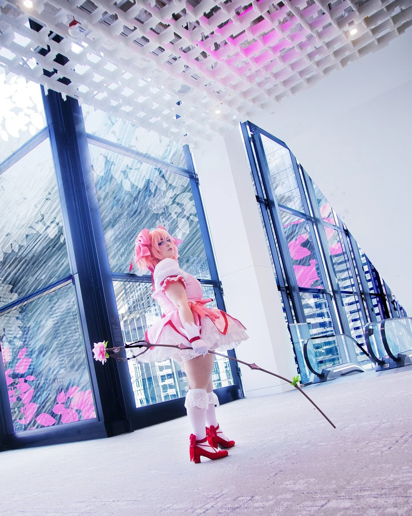Featuring the talented @pidge.png , I absolutely loved this Madoka shoot we did at Sakura-Con 2024. I really wanted to try my hand at mimicking a labyrinth through this window as this area really reminded me of the storm scenes from episode 11. 

Pho
