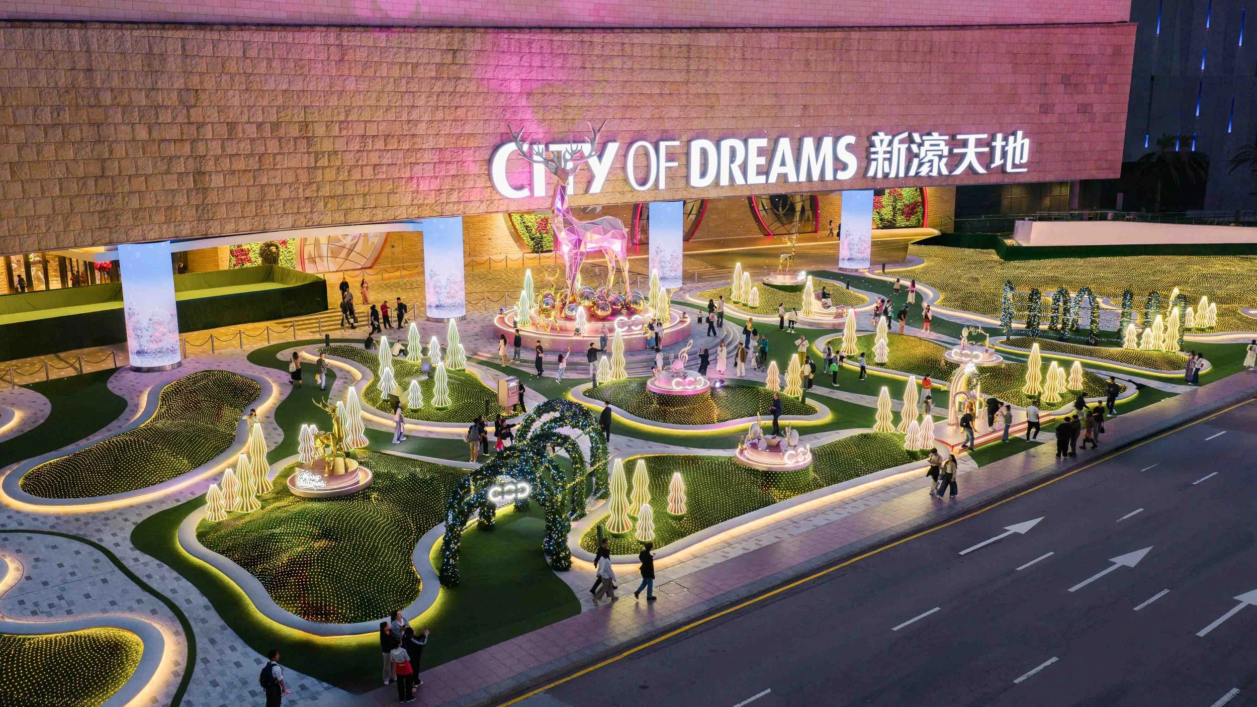 Drone, retail and commercial space photography in Macau for venues, storefronts, exhibitions and destination visuals.