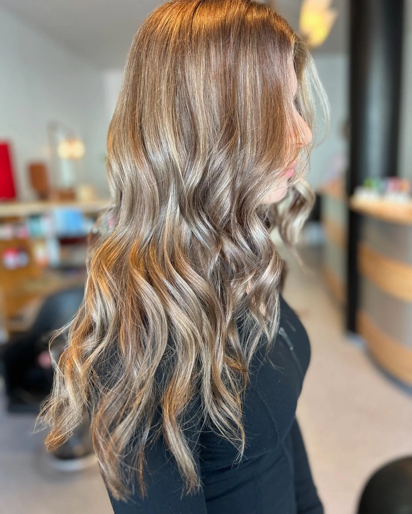 Lite m&ouml;rkare nu mot h&ouml;sten🤎

Sugen p&aring; att boka tid? F&ouml;lj l&auml;nken i beskrivningen eller sl&aring; en pling p&aring; 0761661462🧡