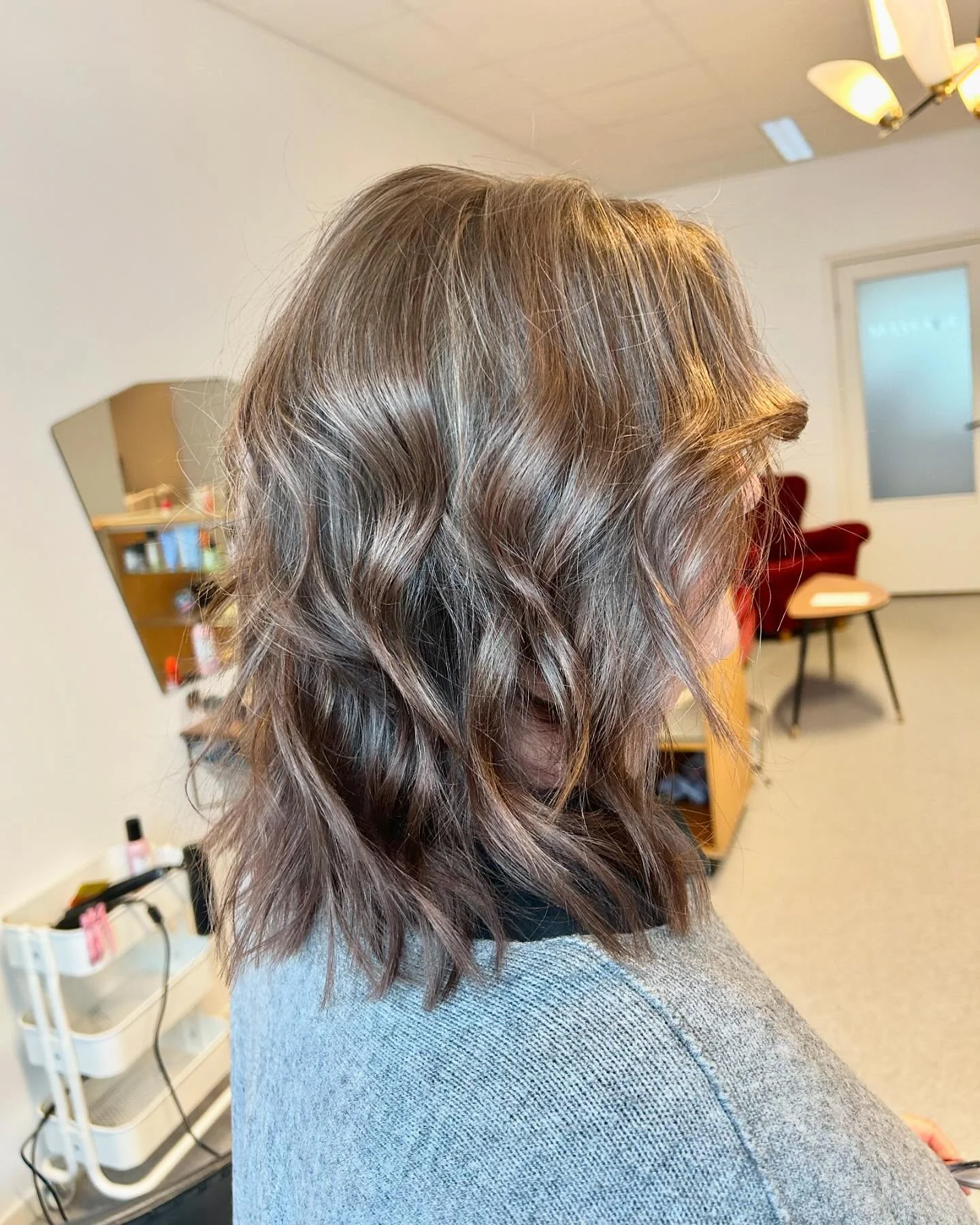 En rej&auml;l uppfr&auml;schning✂️🎨

Sugen p&aring; att boka tid? F&ouml;lj l&auml;nken i beskrivningen eller sl&aring; en pling p&aring; 0761661462🧡