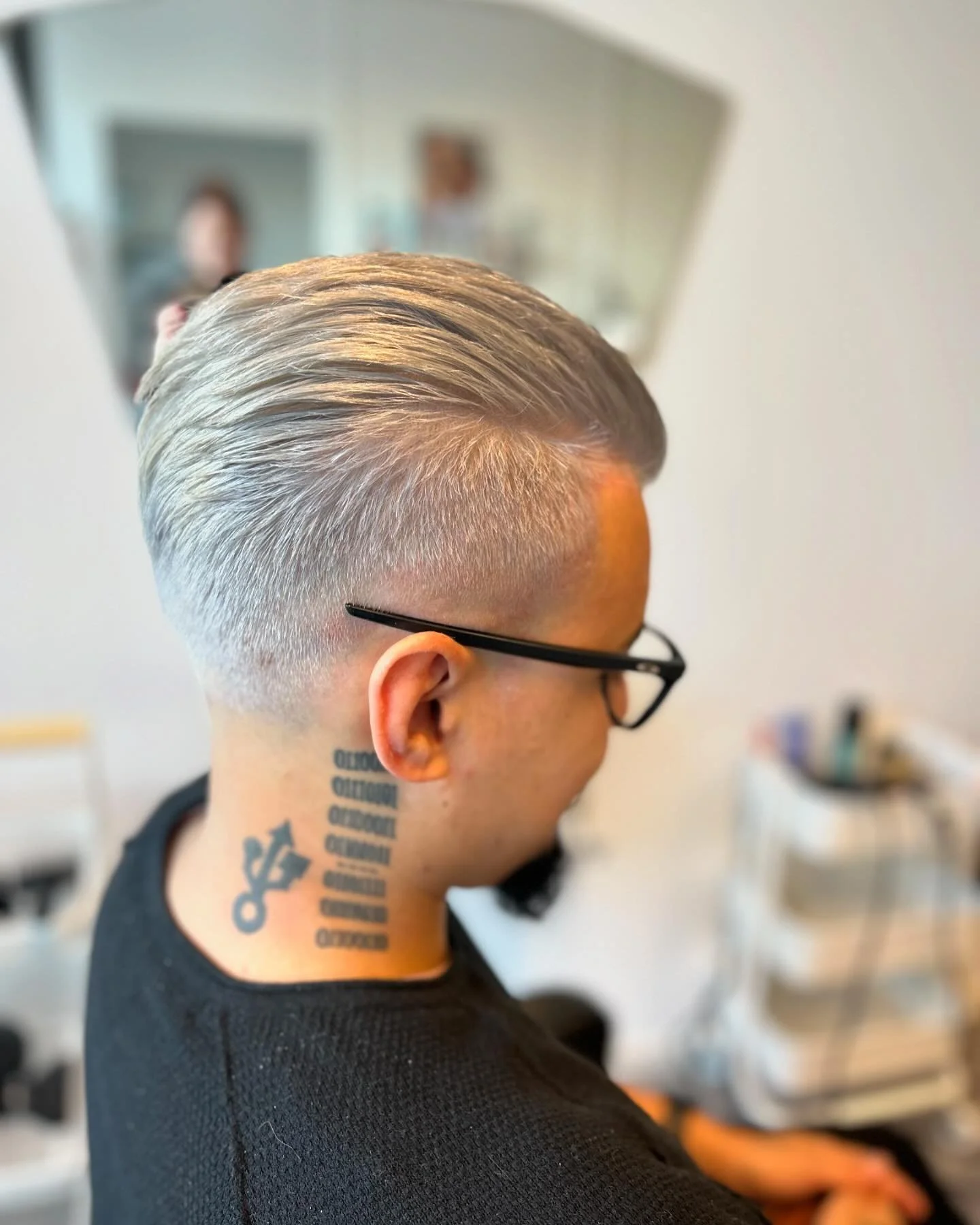 En riktig make over stod p&aring; schemat 🫡🤍 

Sugen p&aring; att boka tid? F&ouml;lj l&auml;nken i beskrivningen 🧡