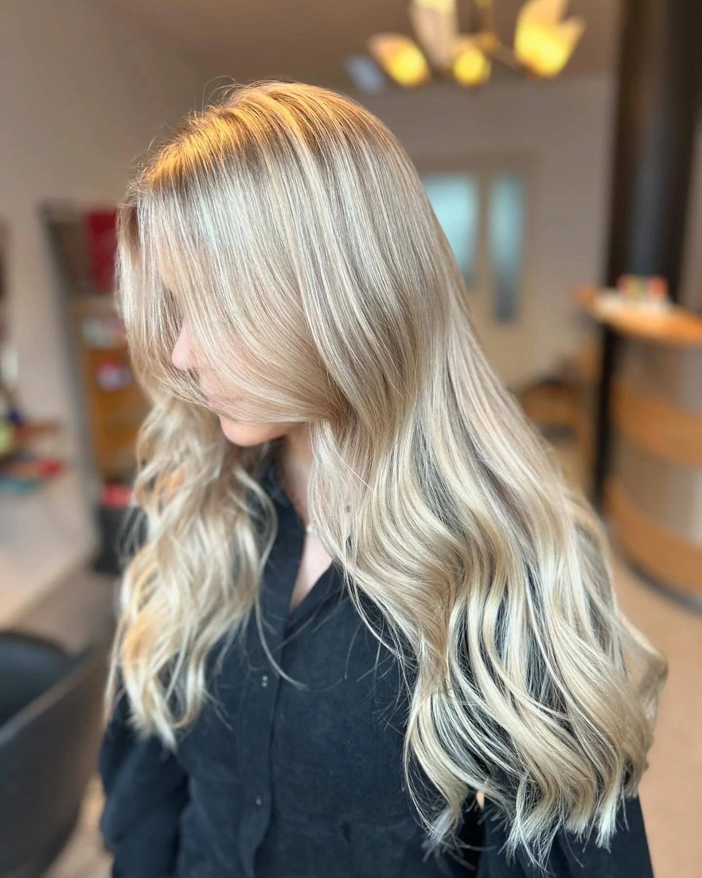 Bort med varma toner och slitna toppar🙌🏼

Sugen p&aring; att boka tid? F&ouml;lj l&auml;nken i beskrivningen eller sl&aring; en pling p&aring; 0761661462🧡