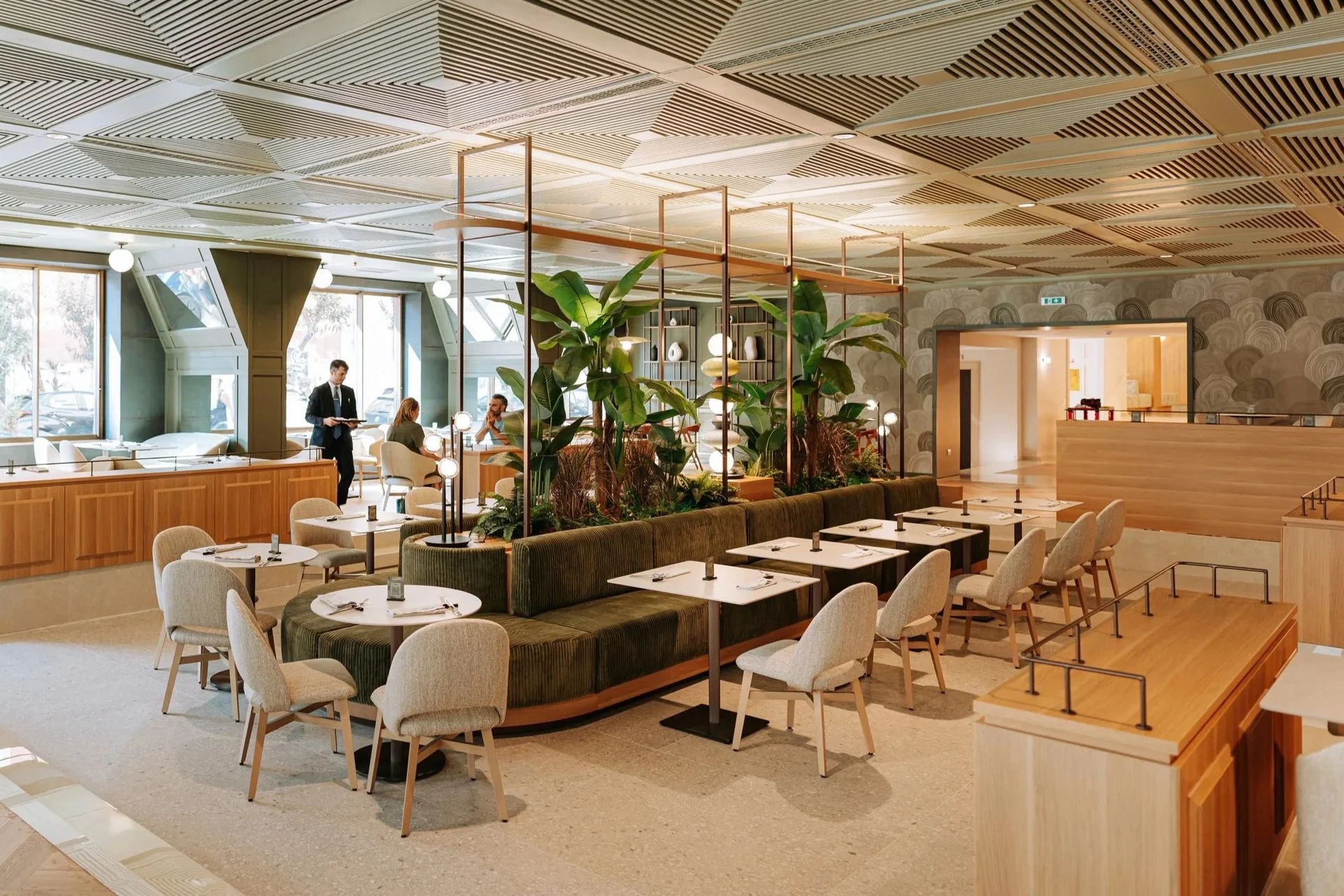 Mövenpick, Bari&nbsp;