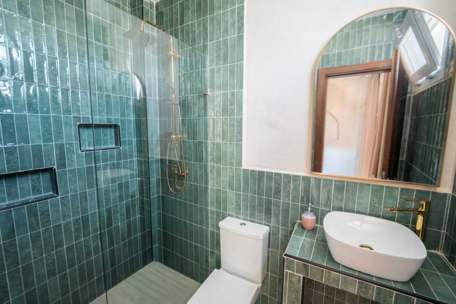 WhatsApp Image 2026-04-16 at 00.01.53.jpeg