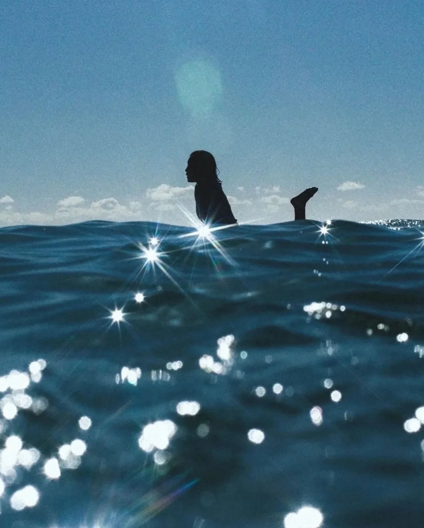 Wild hearts, loud laughs, zero shame. 🩵

📸 @victorgonzalezfoto @paradisaeamag