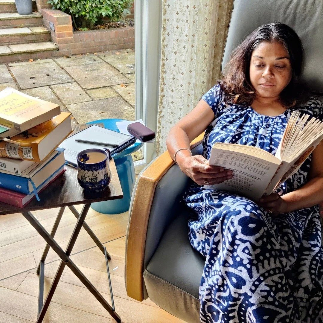 It's National Book Lovers Day...and that&rsquo;s totally me 🙋🏽&zwj;♀️! 

I absolutely adore books.

In fact, my morning ritual revolves around them. I start each day in this comfy chair, diving into a good read before moving onto my emails. There's