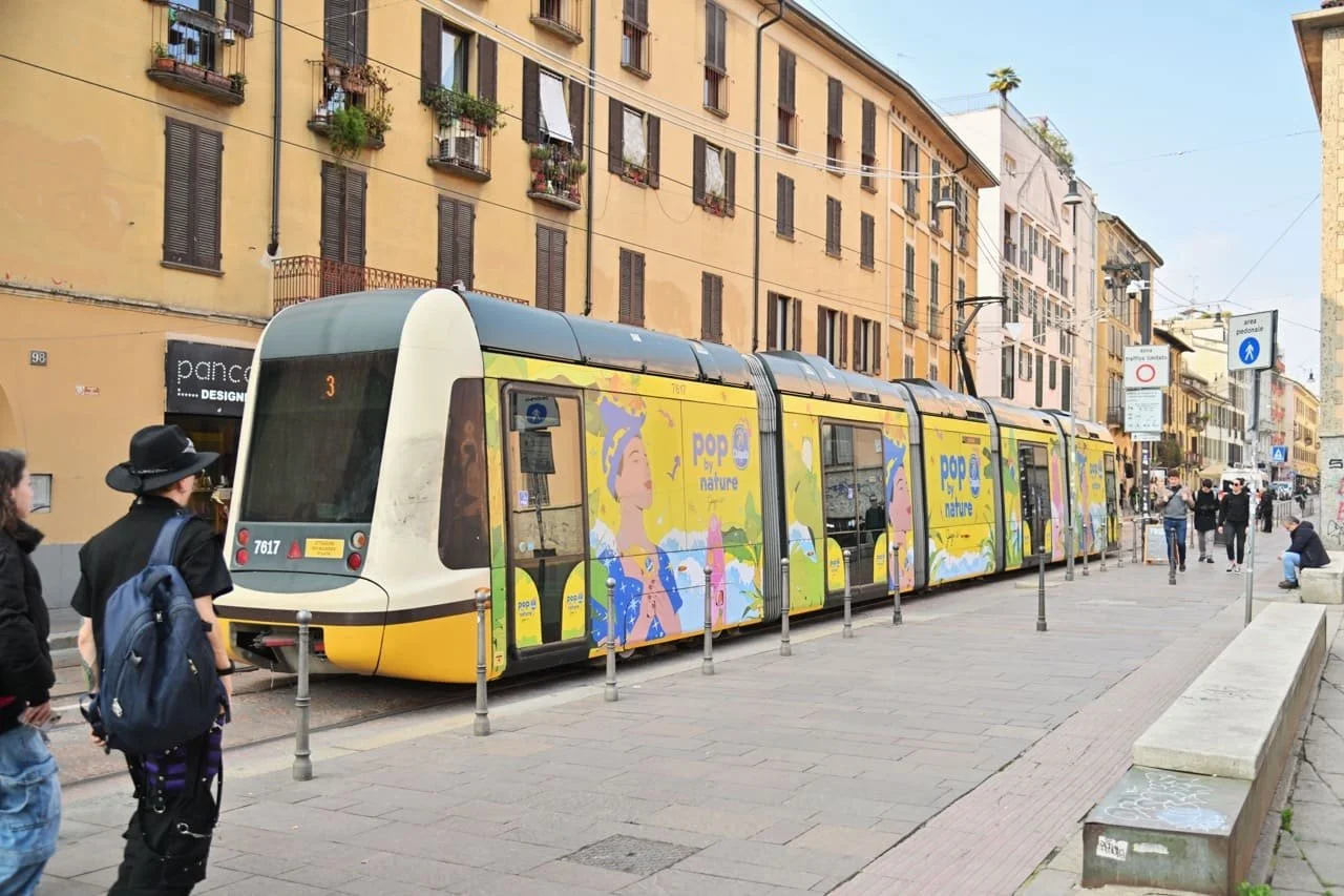 CHIQUITA_24-02-2026_FULL-WRAP SIRIETTO_MILANO_AFT_VINILE_Q05_02 Large.jpeg