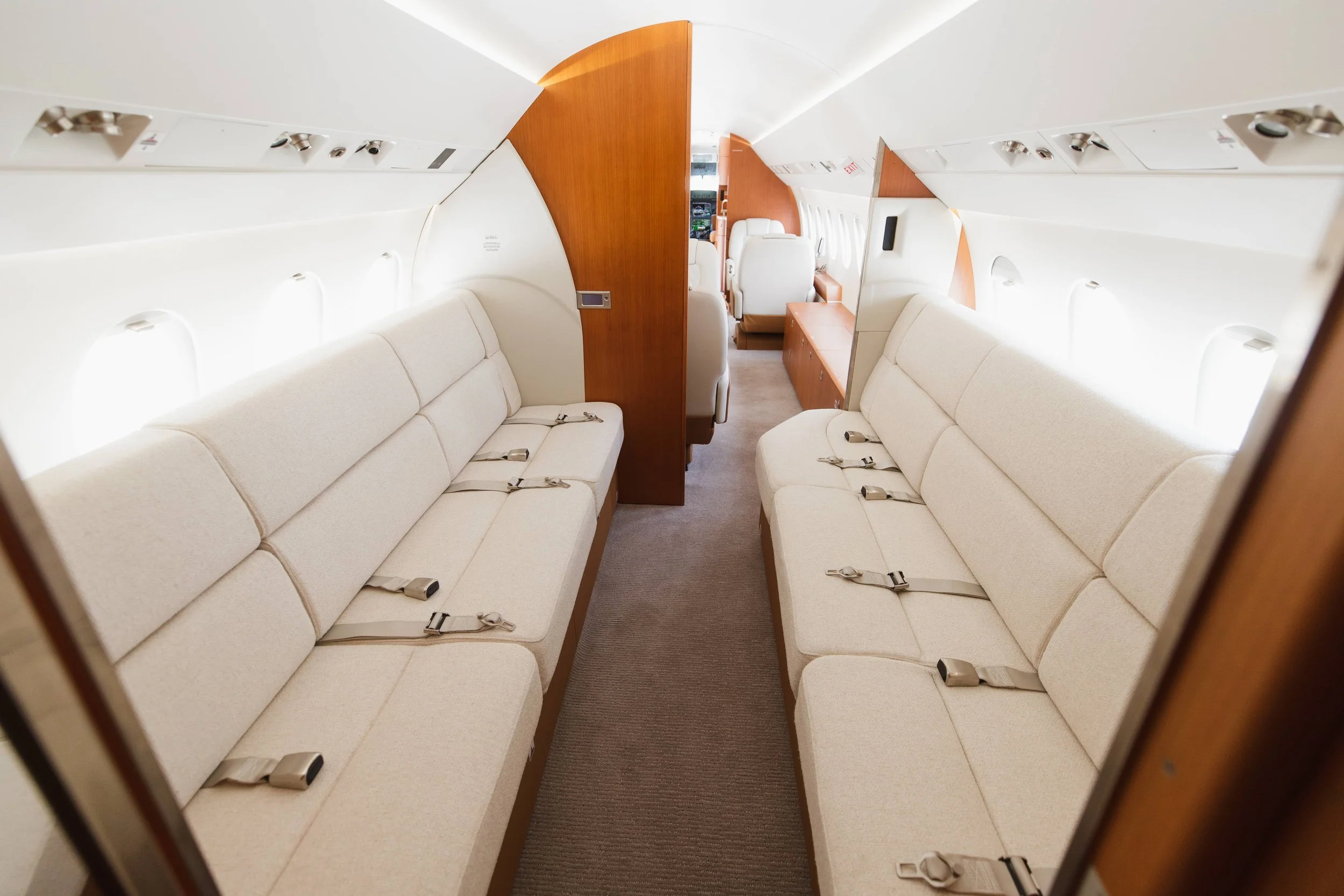 Falcon 900EXy-15.jpg