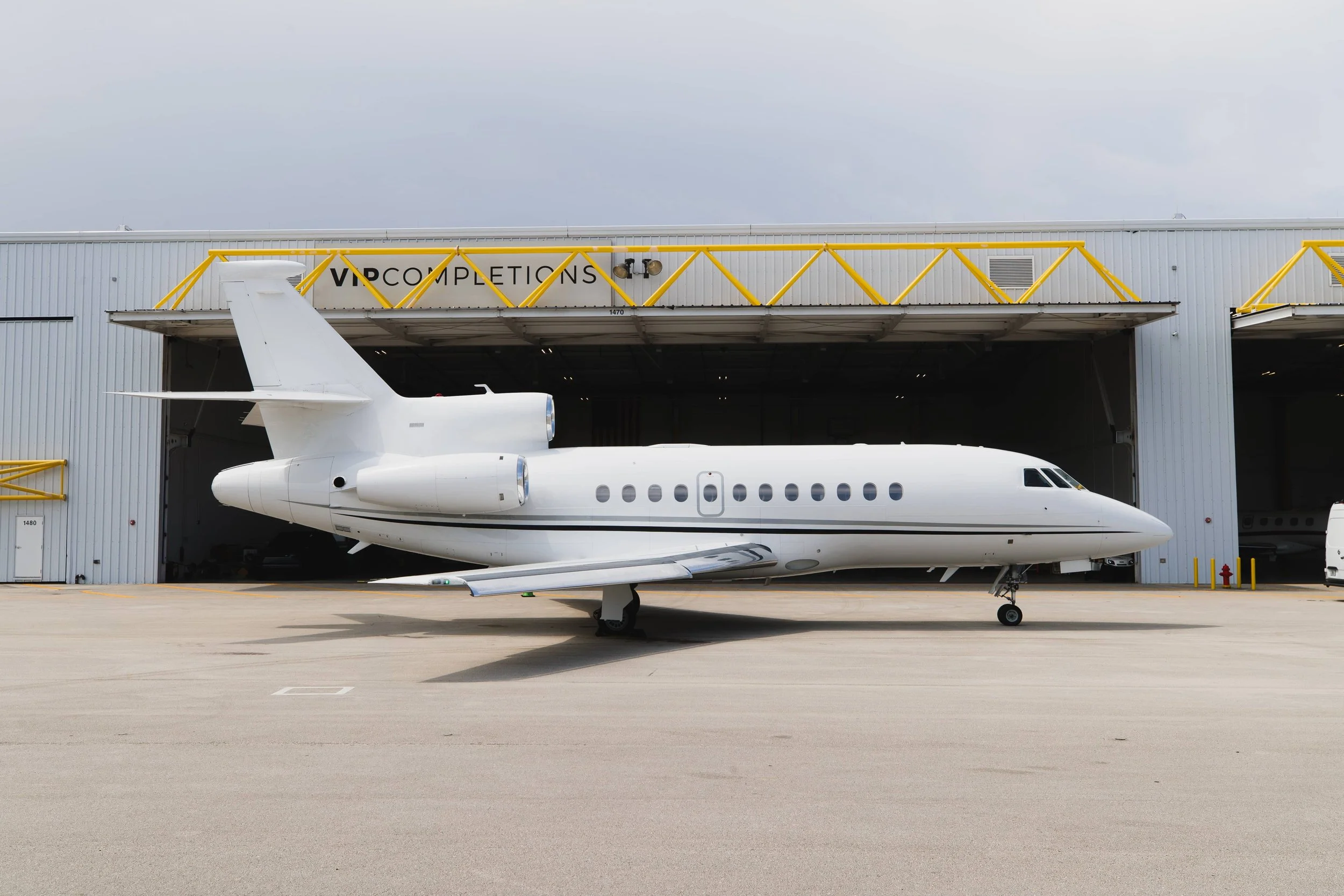 Falcon 900EXy-21.jpg