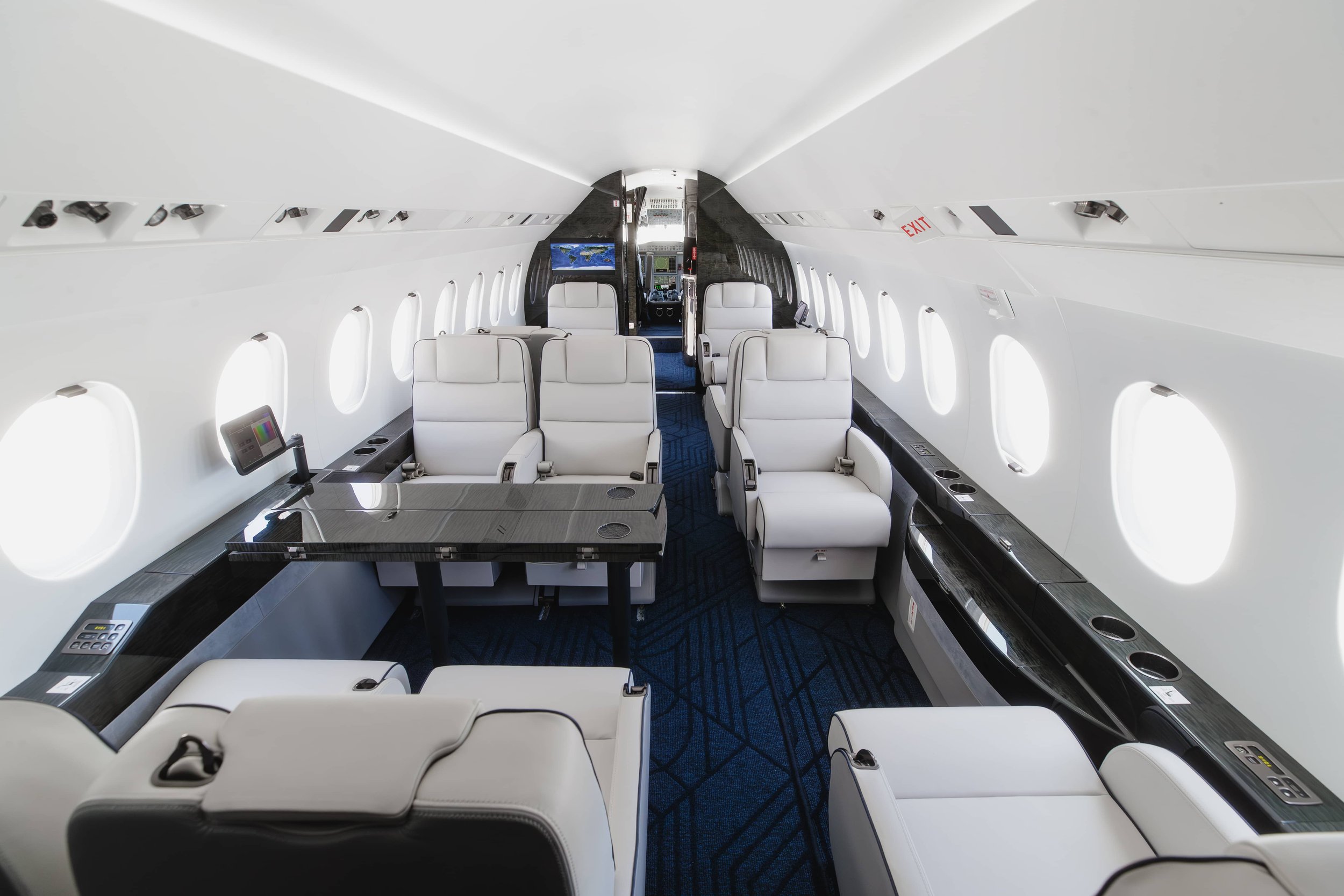 Falcon2000EXy_Interior_17.jpg