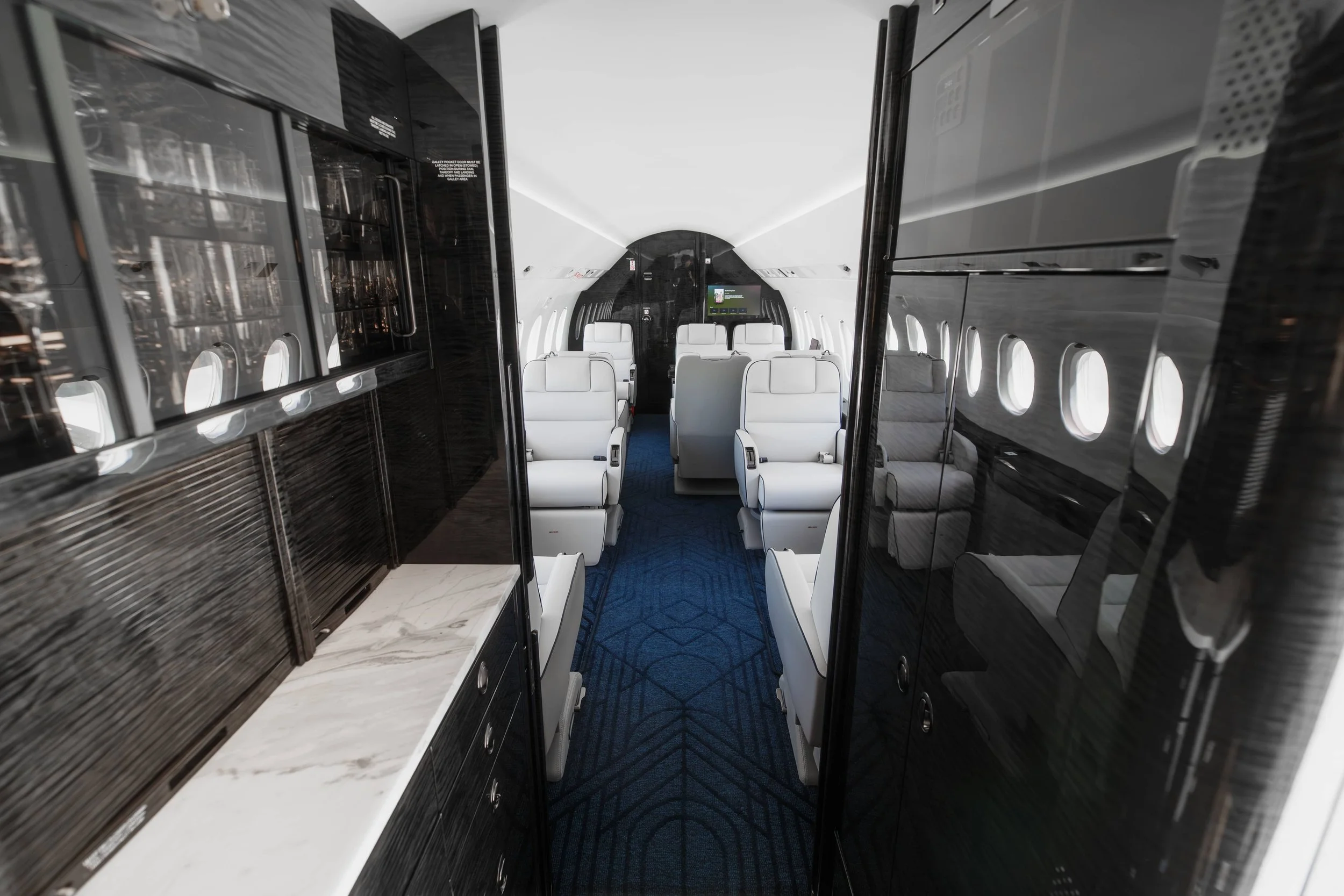 Falcon2000EXy_Interior_1.jpg