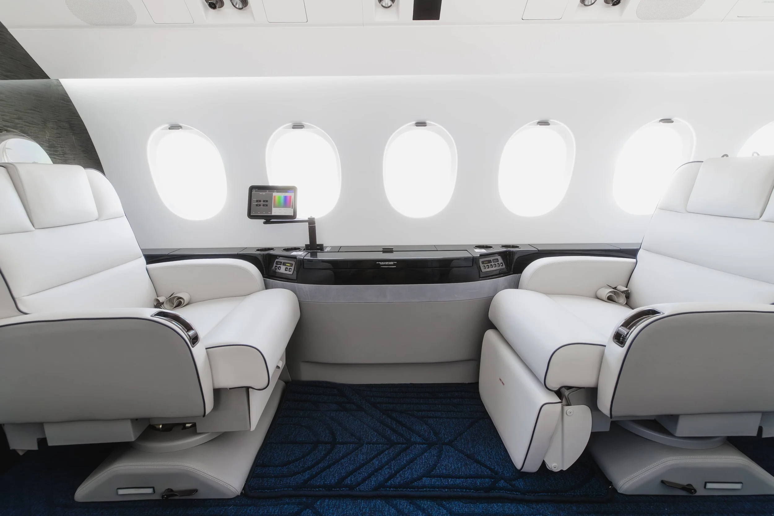 Falcon2000EXy_Interior_4.jpg