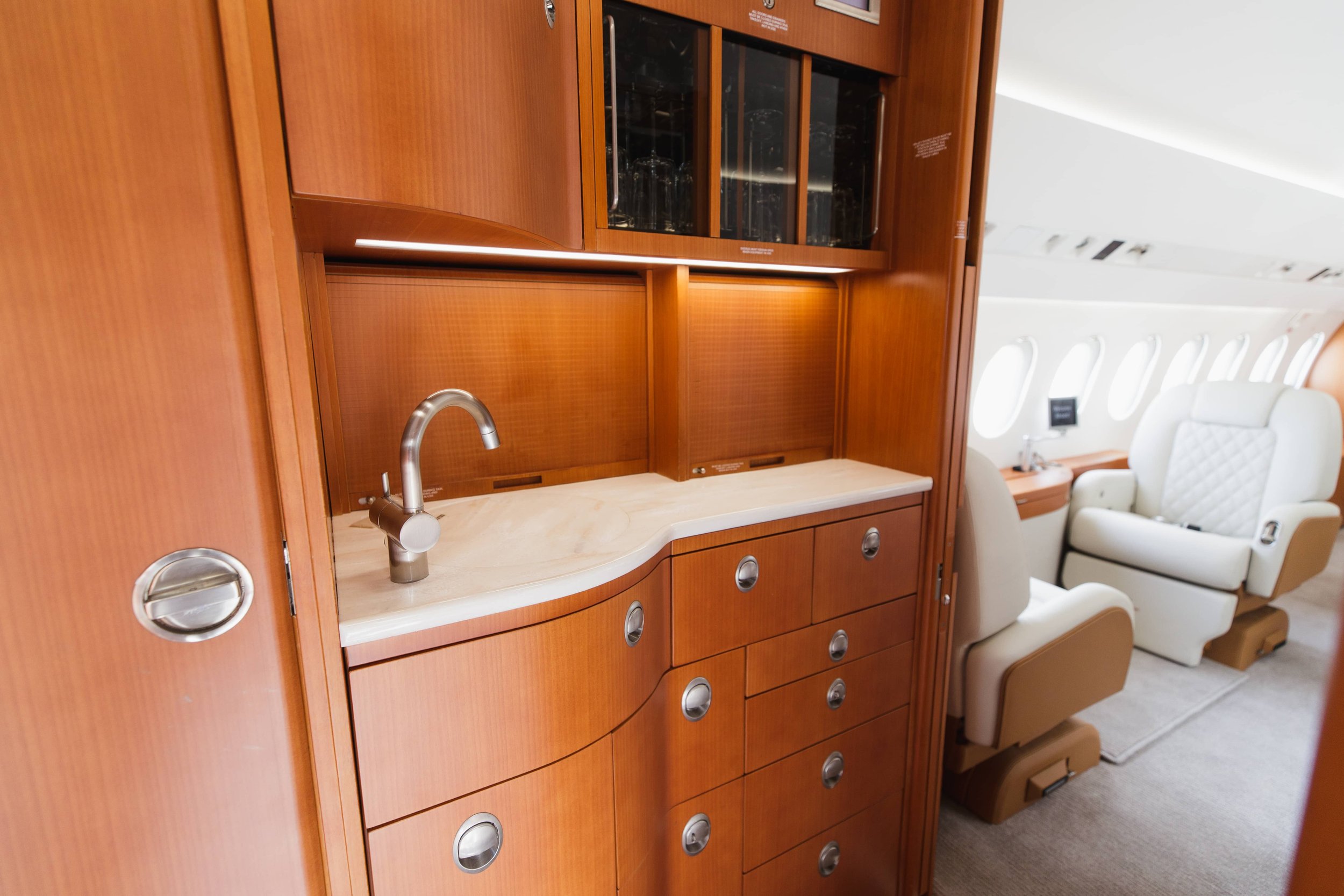 Falcon 900EXy-10.jpg
