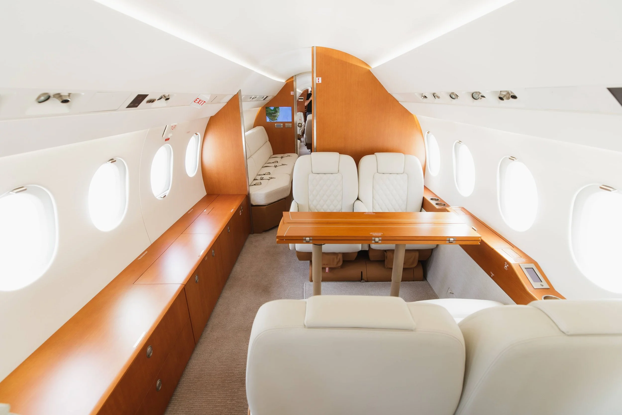 Falcon 900EXy-2.jpg