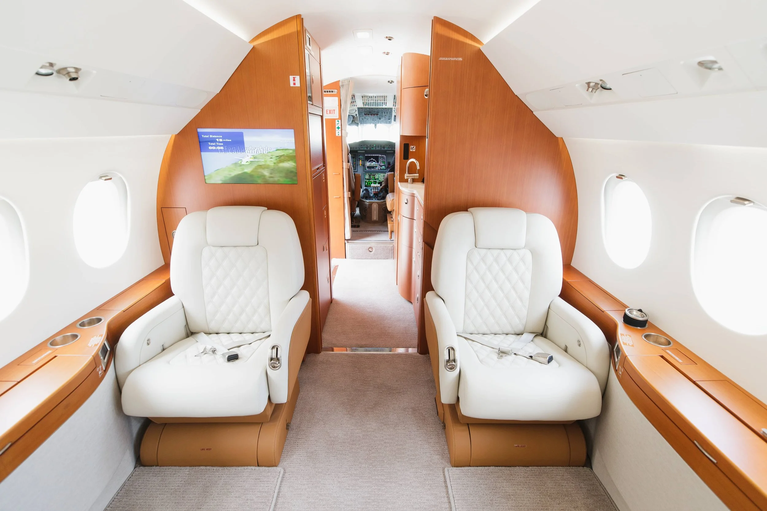 Falcon 900EXy-19.jpg