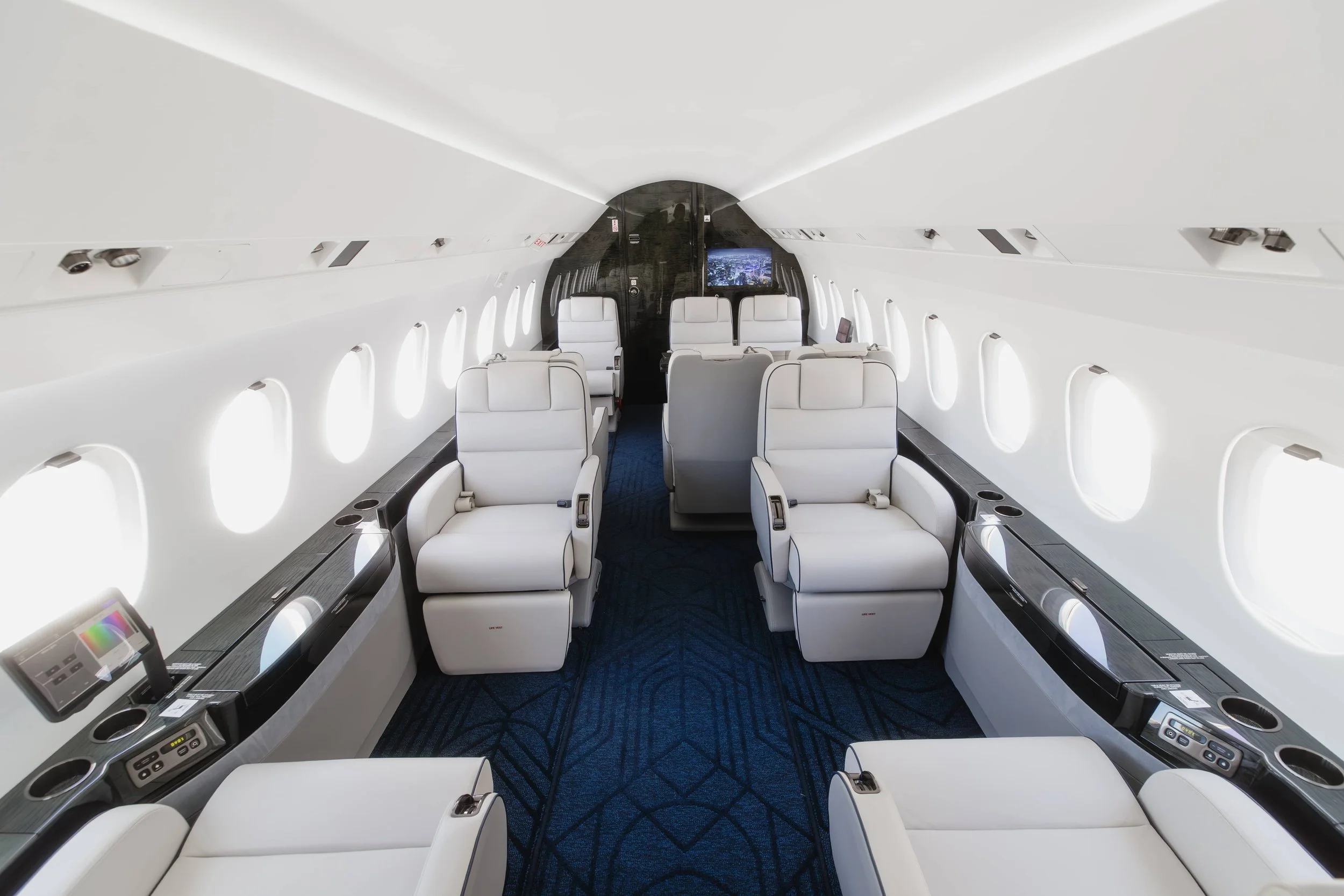 Falcon2000EXy_Interior_3.jpg