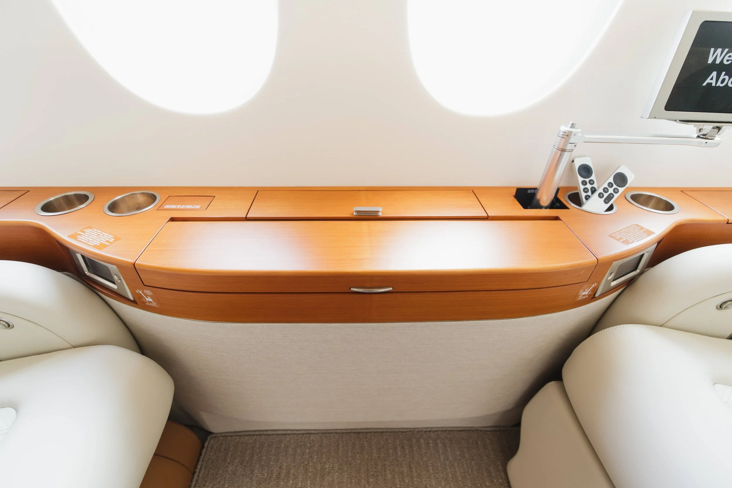 Falcon 900EXy-12.jpg