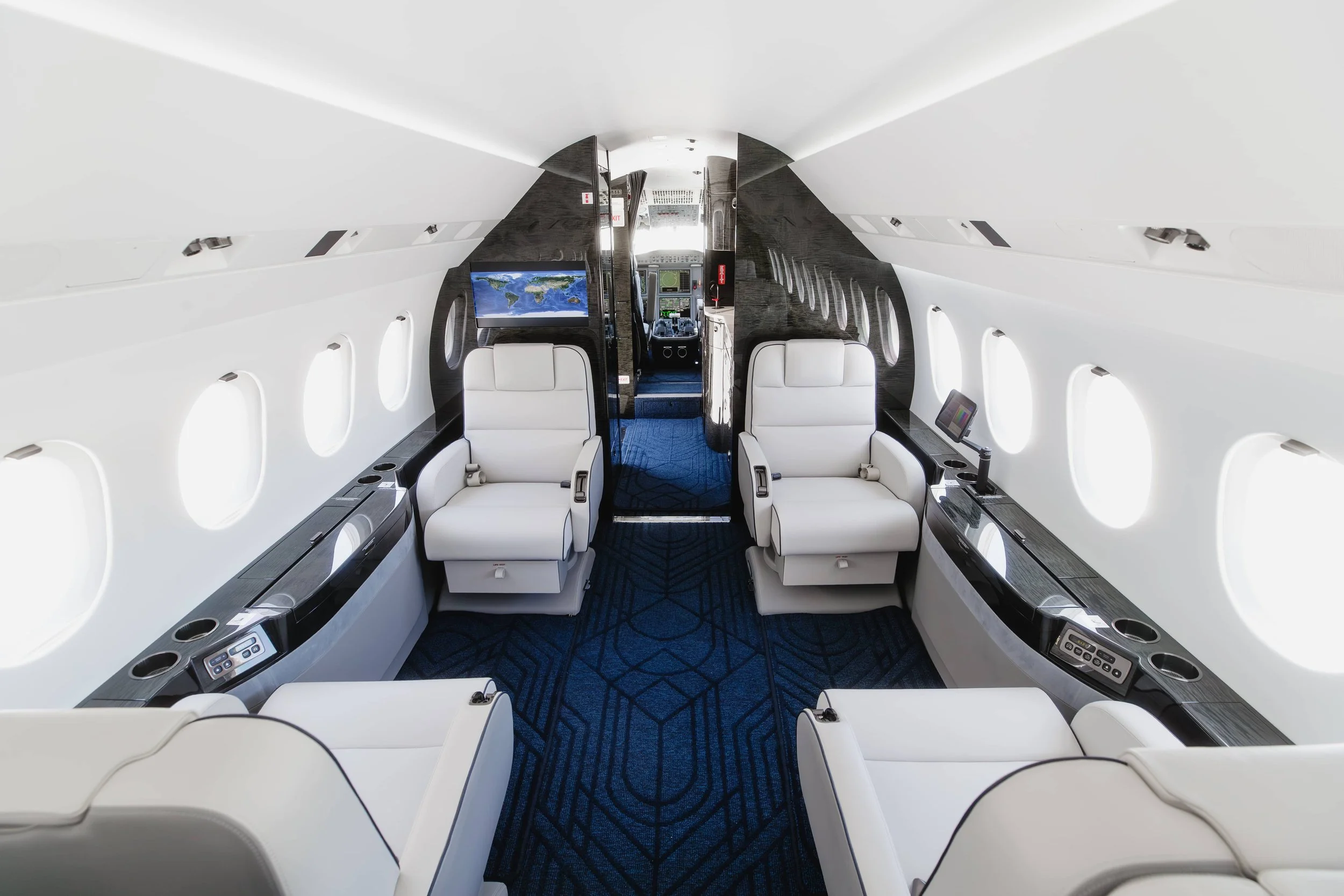 Falcon2000EXy_Interior_8.jpg