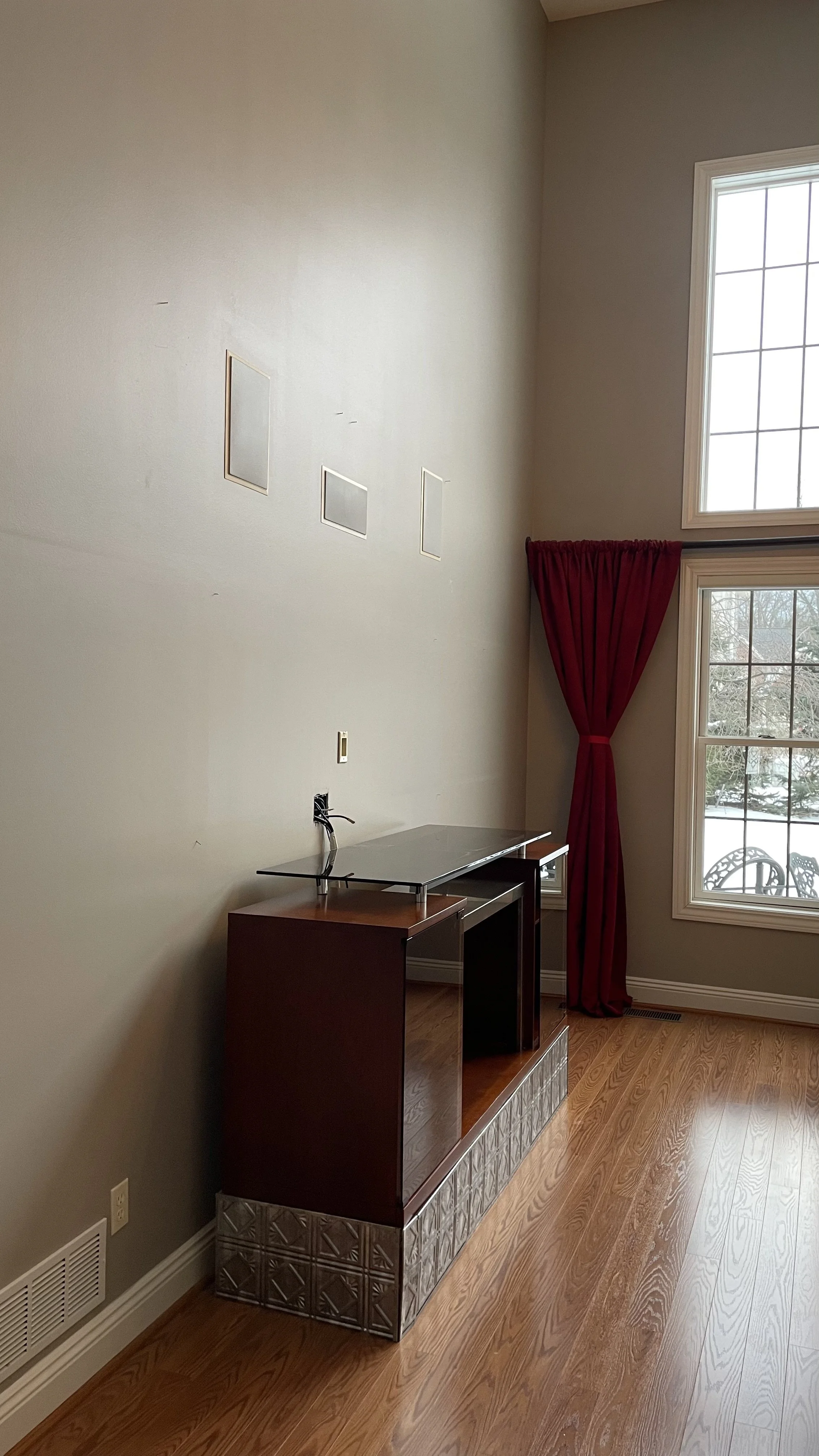 Avon Lake Fireplace Before1.jpeg