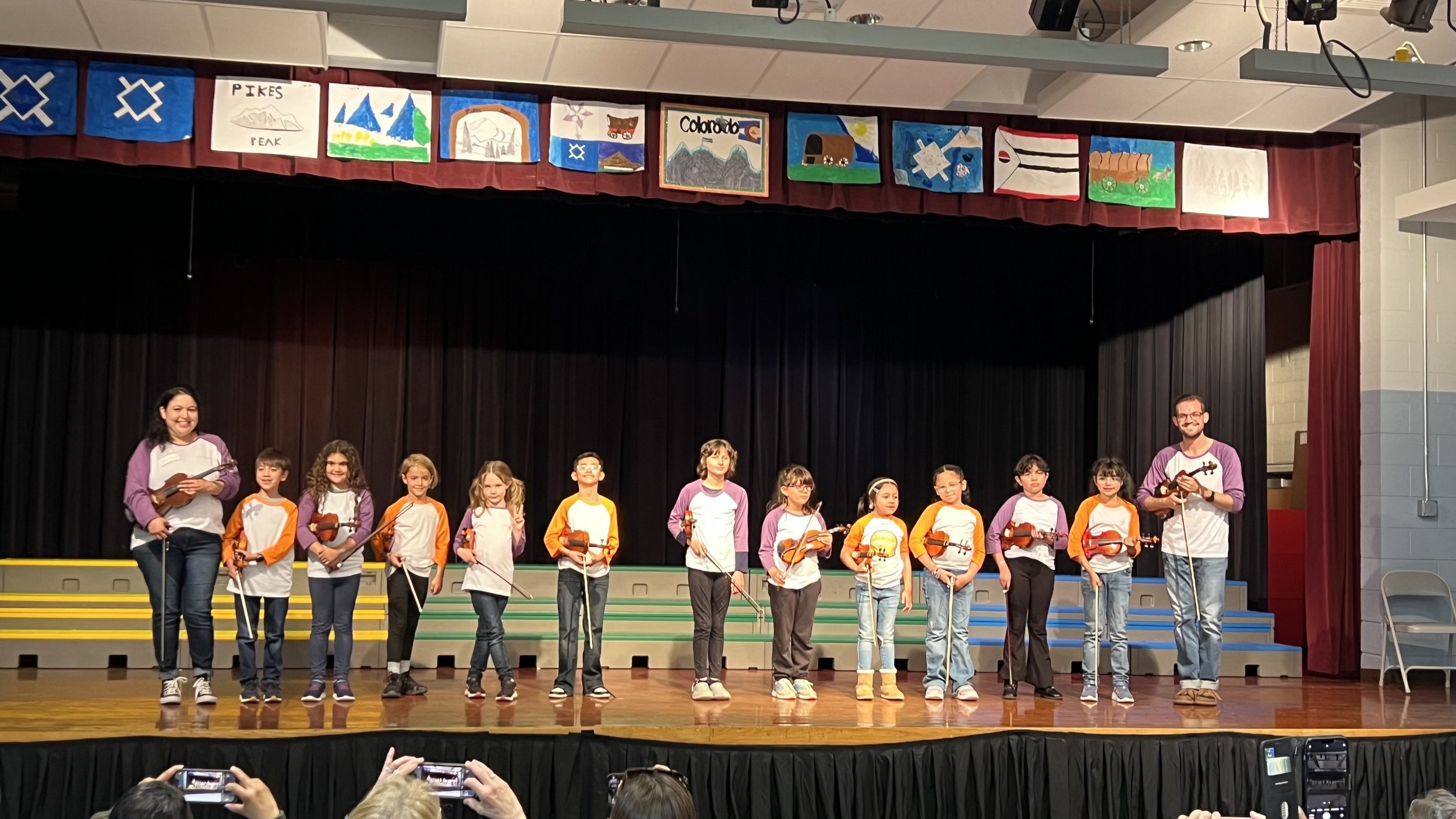 Más Música performs