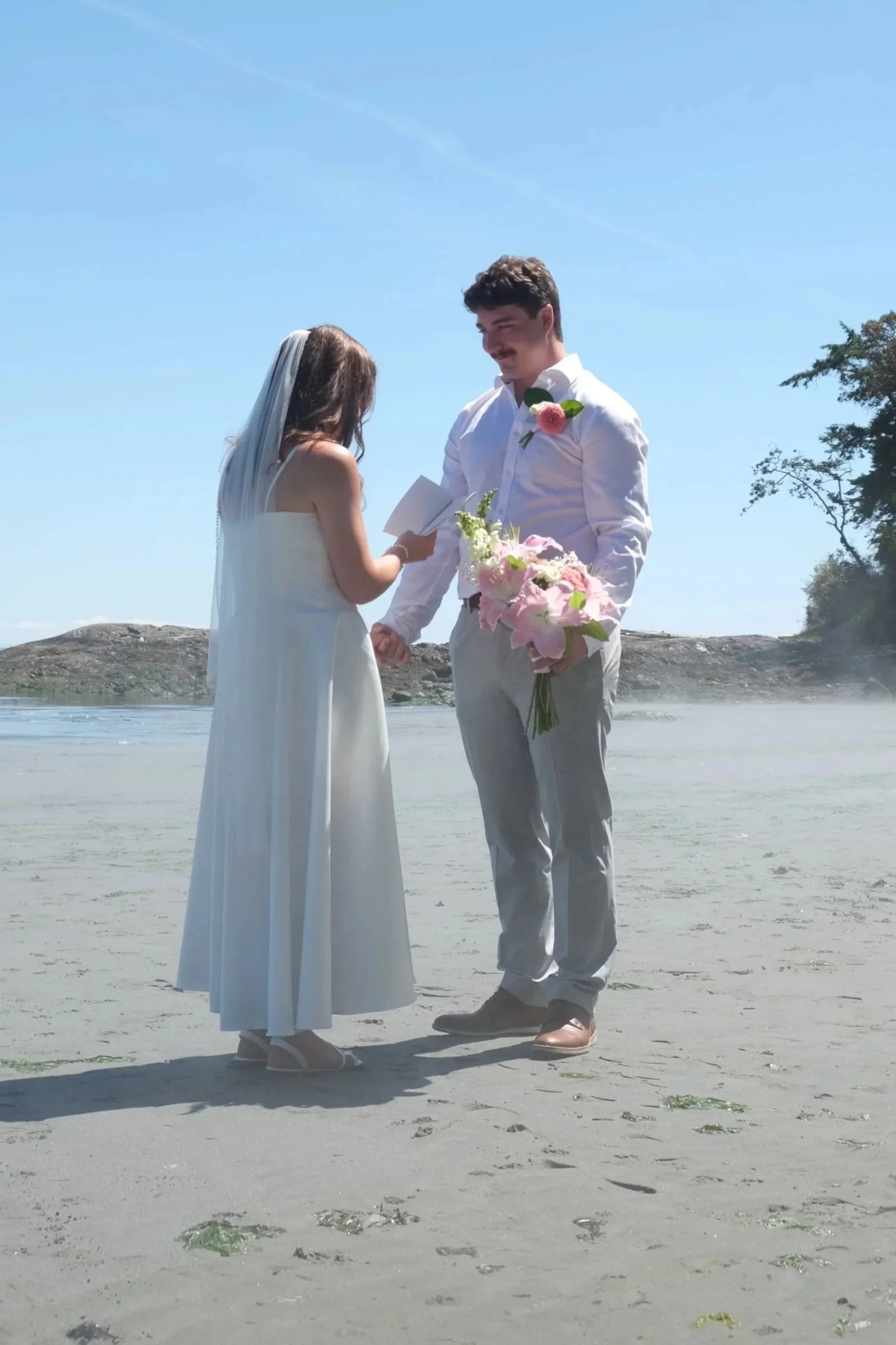 D and R Beach Wedding