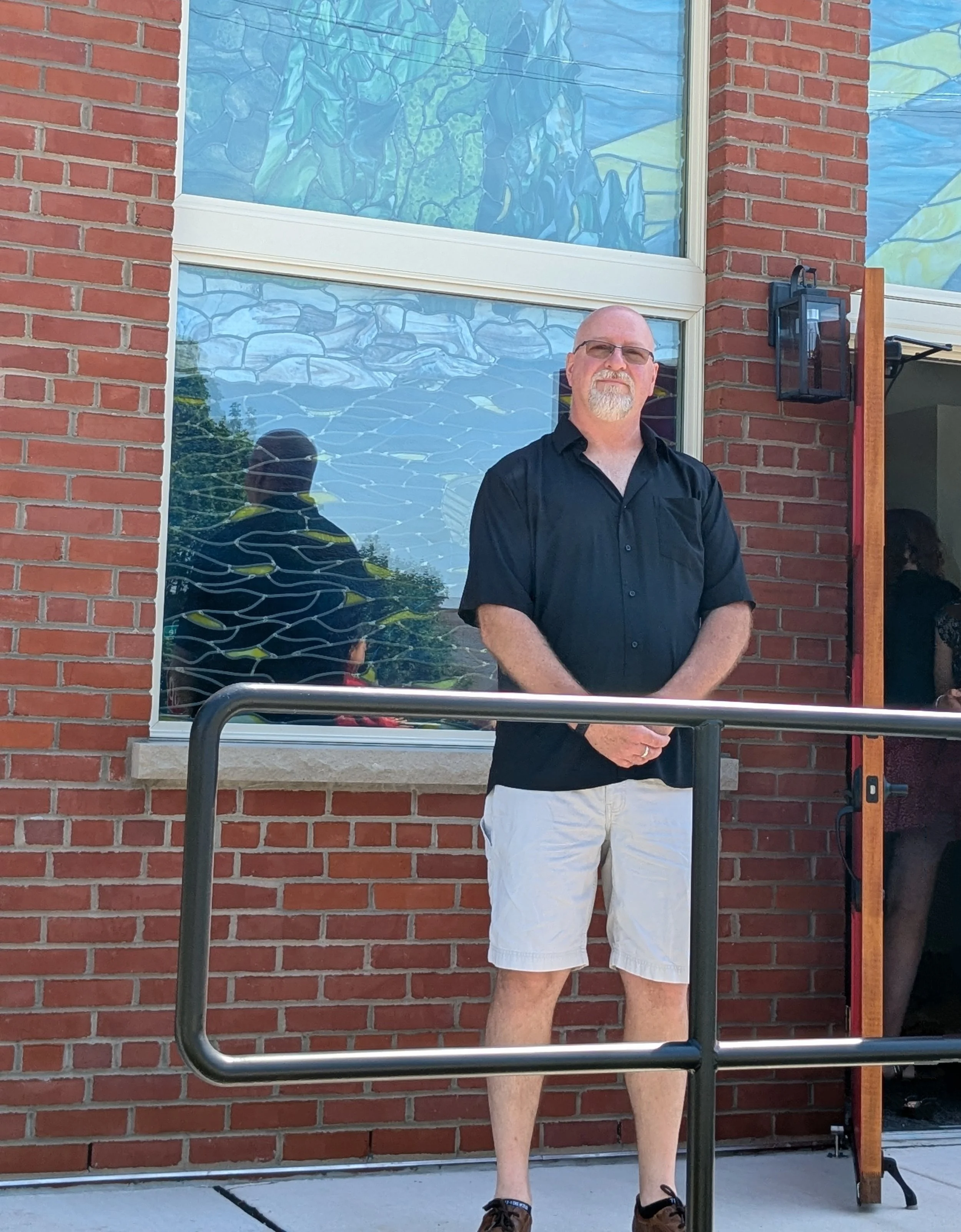Glass artist Jim DuFrane