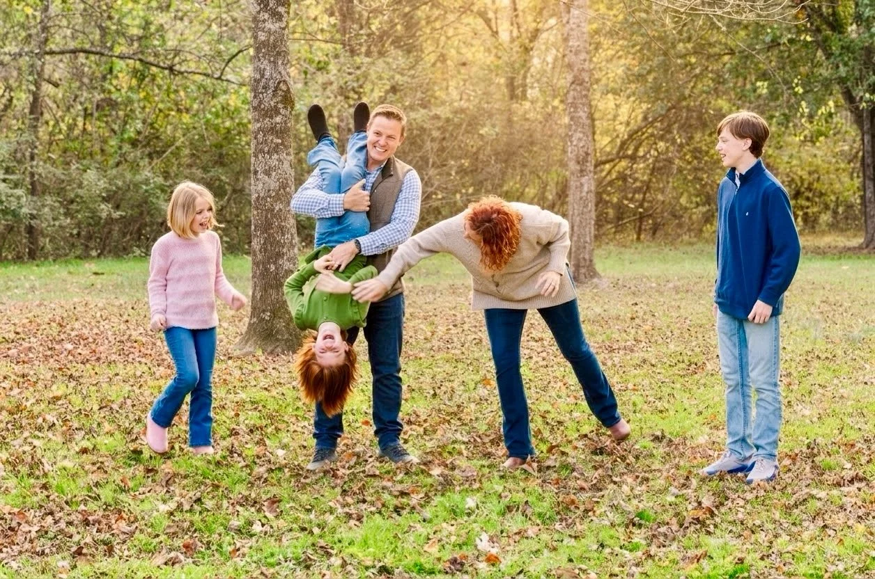 Controlled chaos? Not a chance. Just capturing the crazy, fun, upside-down reality of life with some of our favorite people! wouldn&rsquo;t have it any other way.

http://www.lutherstudios.com

#familytime #fallfamilyphoto #capturingmoments #laughter