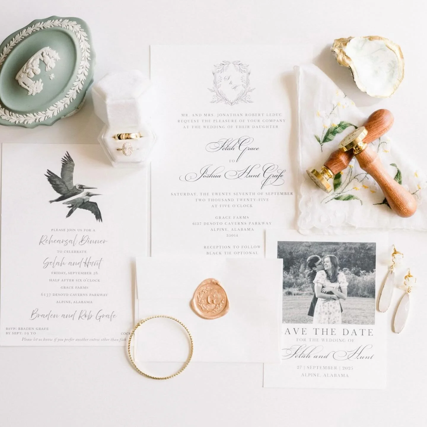 A moment for the details 🤍🕊️

Photographer: @kennacorinnephoto 
Bride: @selah.grafe