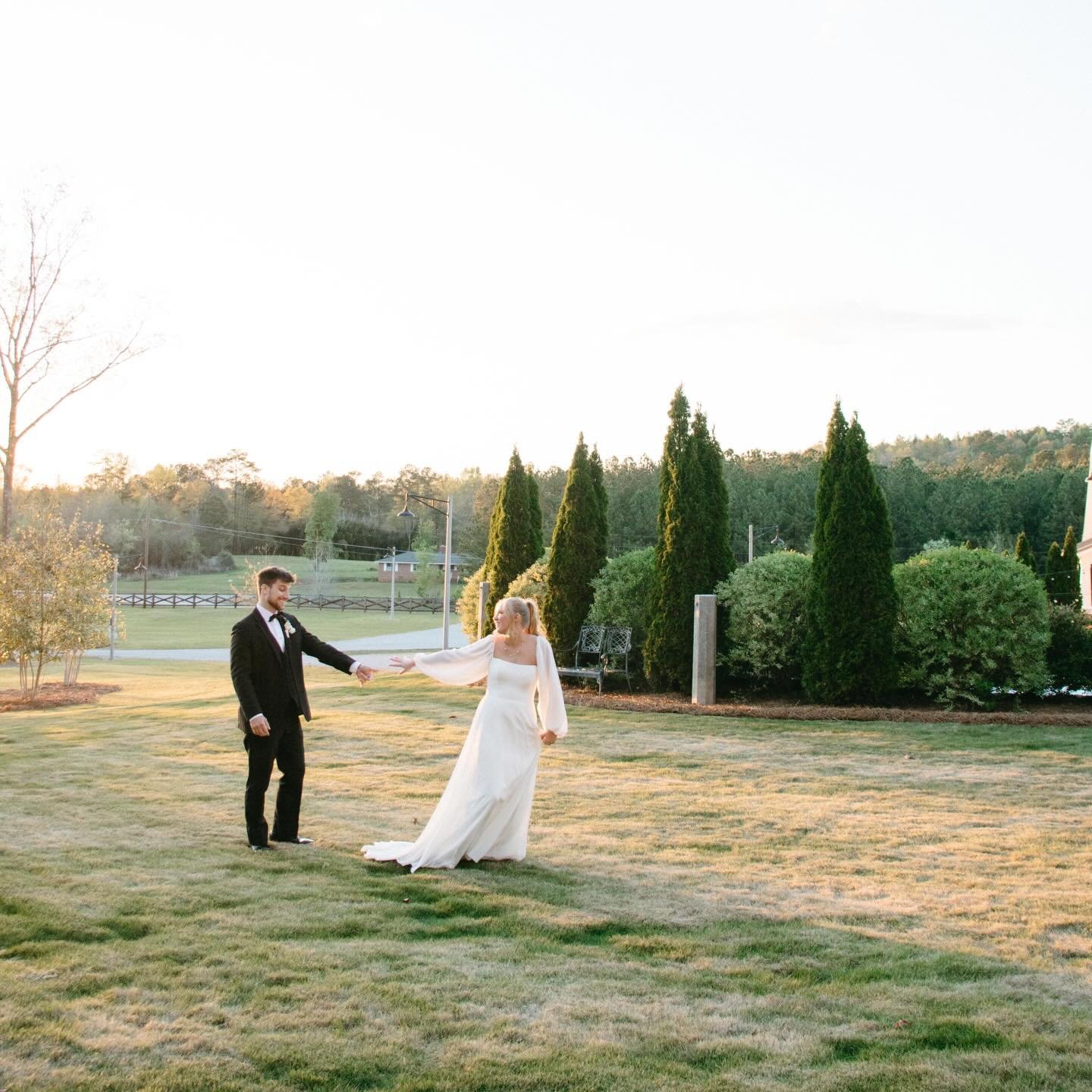 10/10 recommend letting us handle the details while you frolic into the sunset with your new husband. 🤍✨🕊️☀️

Venue: @oakmeadoweventcenter 
Photographer: @charitywright.photo 
Bridal Gown: @vowdweddings