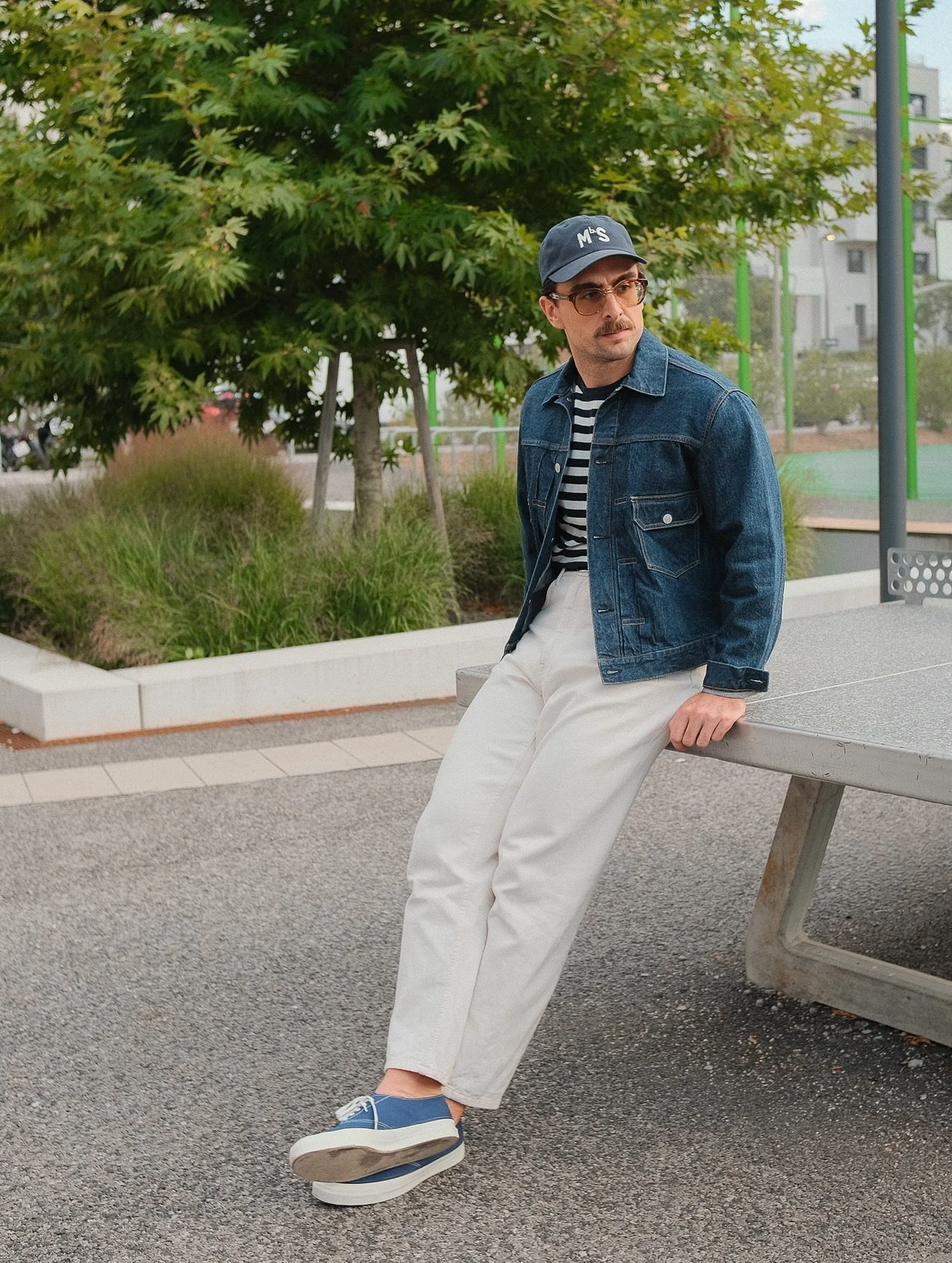 Summer looks ☀️ Denim weather

Only navy and (off-)whites this time. I&rsquo;m really happy to let you all know that I finally found the perfect Type II denim jacket for my body type, one that actually fits my upper body and isn&rsquo;t too long. I m