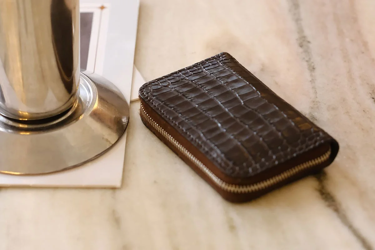 Outfit Narrative x Sartolane - The Essential Pocket Wallet