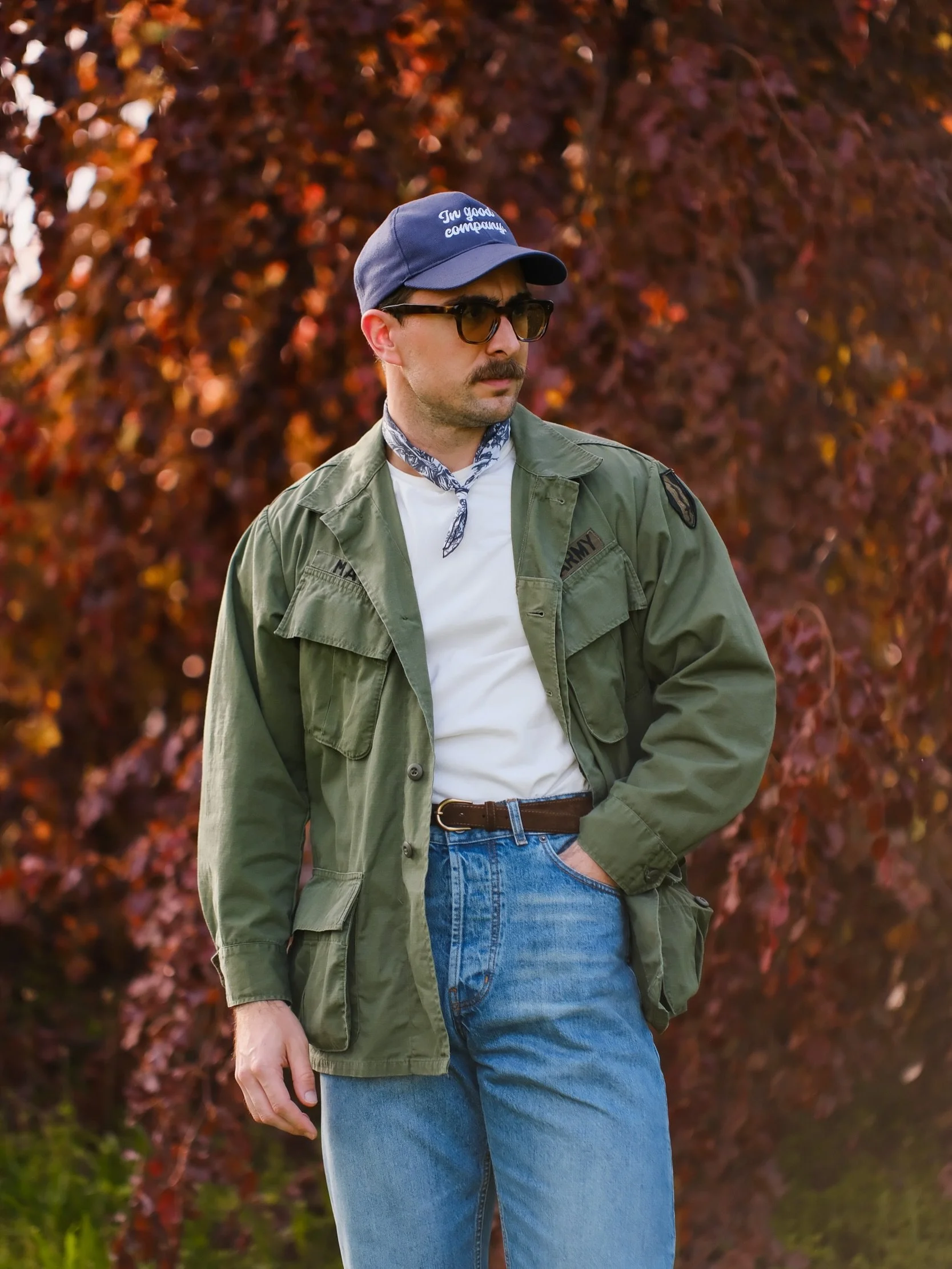 Spring looks 🌸 Weekend uniform
.
Cap: @poszetkacom
Glasses:&nbsp;@bantonframeworks 
Jacket: vintage
T-Shirt: @merzbschwanen 
Bandana: @poszetkacom 
Belt:&nbsp;@sartolane
Jeans: @bergandberg
Socks:&nbsp;@pedemeia_socks
Loafers:&nbsp;@grds_official 
W