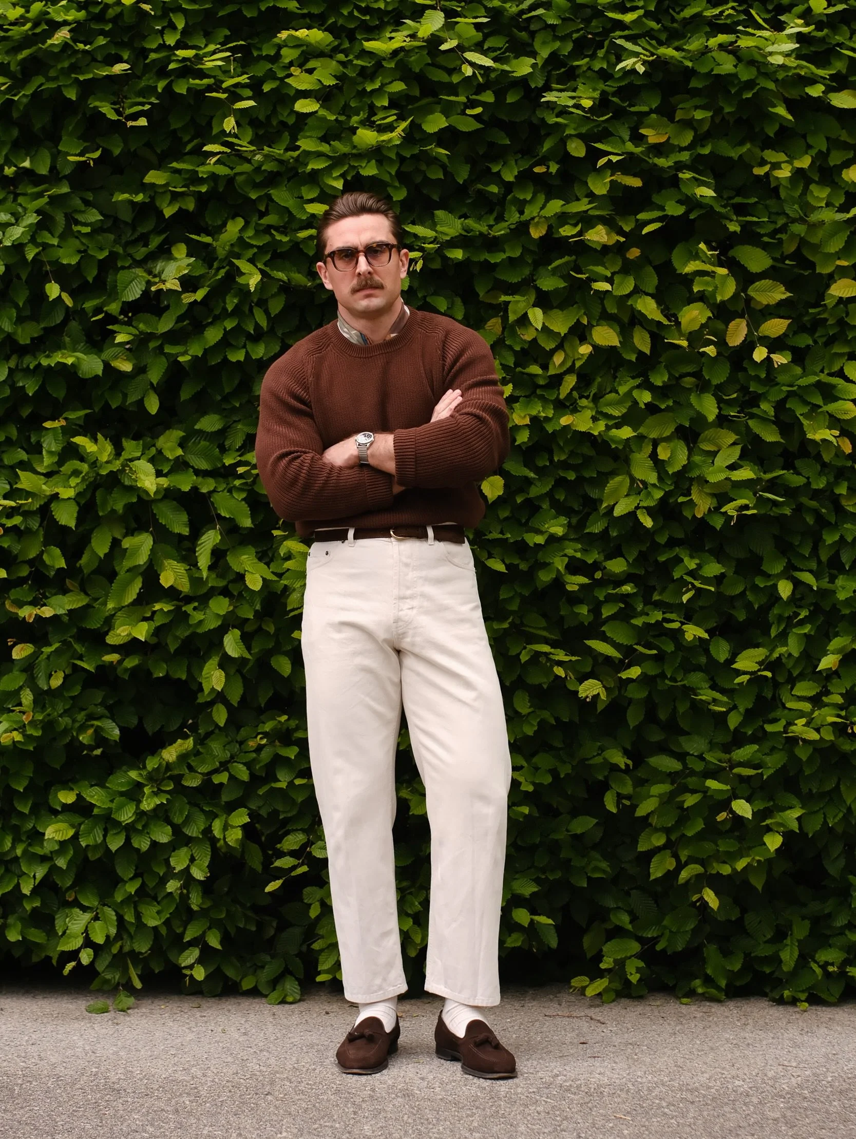 Spring looks 🌸 Before the rain 📸
.
Glasses:&nbsp;@bantonframeworks 
Sweater &amp; T-Shirt: @merzbschwanen 
Bandana: @poszetkacom 
Belt:&nbsp;@sartolane
Jeans: @bergandberg
Socks:&nbsp;@pedemeia_socks
Loafers:&nbsp;@myrqvist 
Tote bag: @sartolane 
W