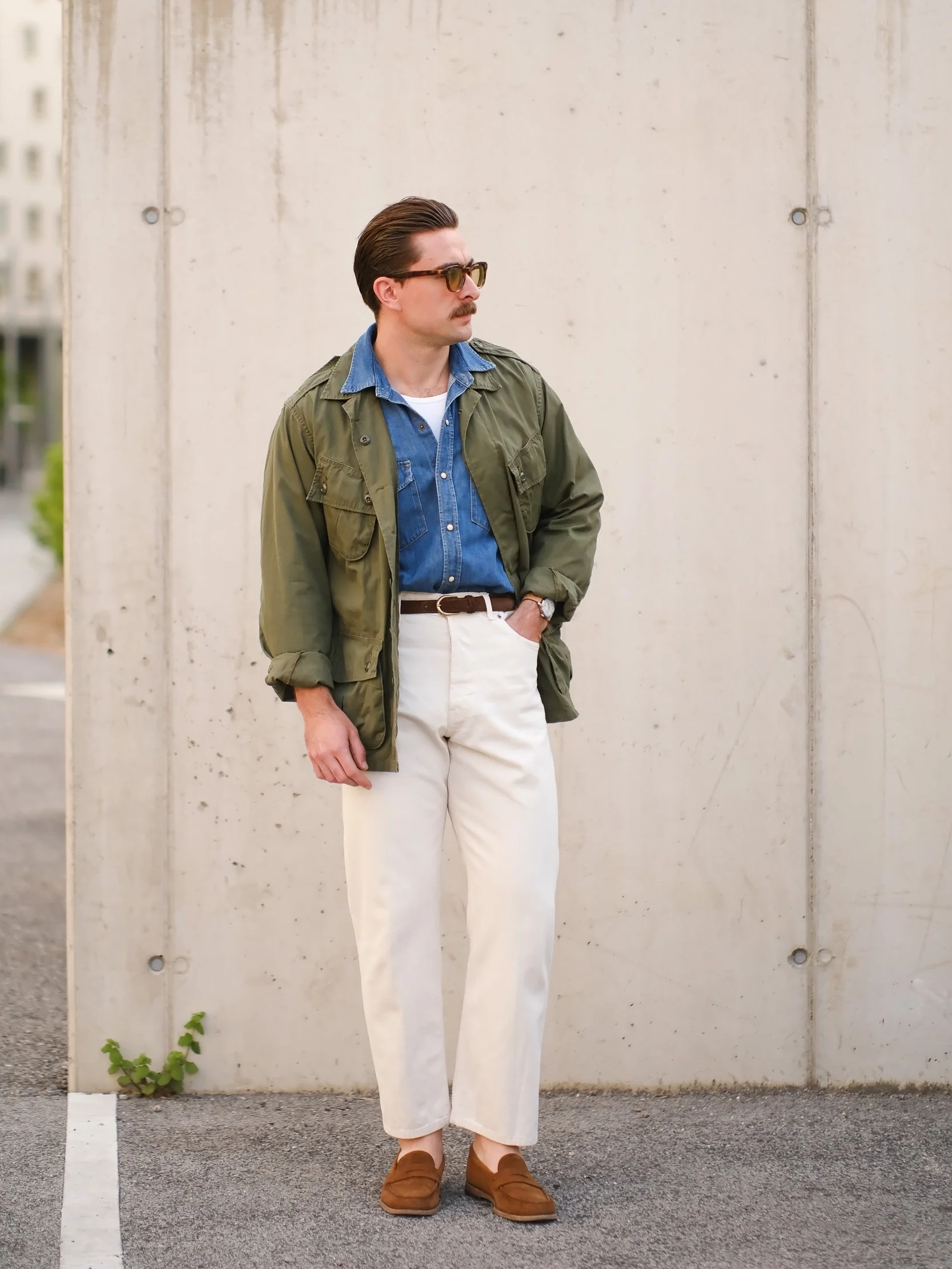 Spring looks 🌸 Favorite color palette
.
Glasses:&nbsp;@bantonframeworks 
Jacket: @buzzricksons_official 
Shirt: @fortela_ 
Tank Top: @merzbschwanen 
Belt:&nbsp;@sartolane
Jeans: @bergandberg
Loafers:&nbsp;@grds_official 
Watch:&nbsp;@breitling 
.
.
