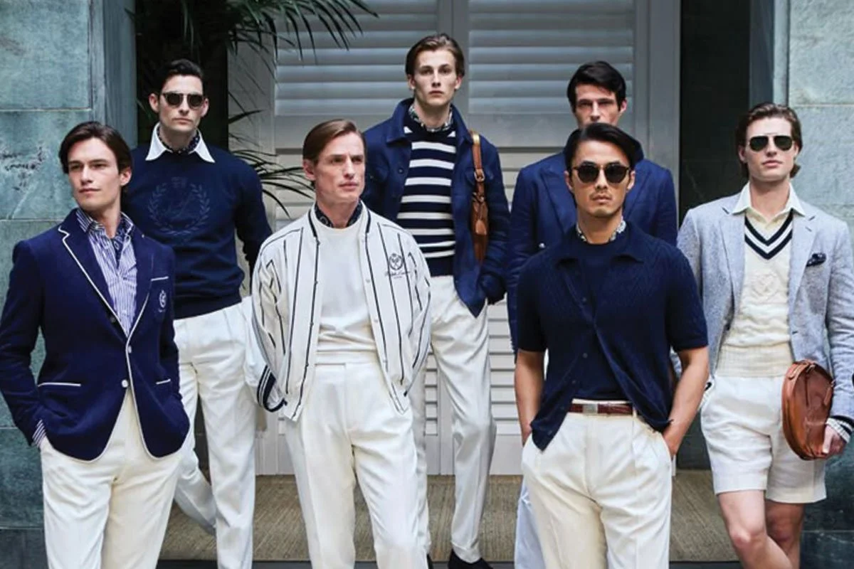 How to Wear Navy in Summer