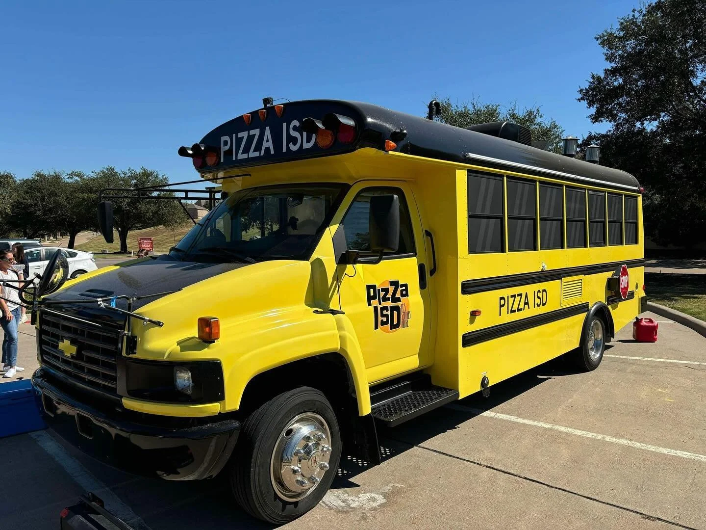 🎉🍕 Pizza ISD Sighting Alert! 🍕🎉

Get ready for a spooktacular night! 
Tonight, from 5:30 to 7:00 PM, we&rsquo;ll be at Fisher Elementary School for their fabulous Trunk or Treat event! 

Join us for some delicious pizza! Plus, don&rsquo;t miss yo