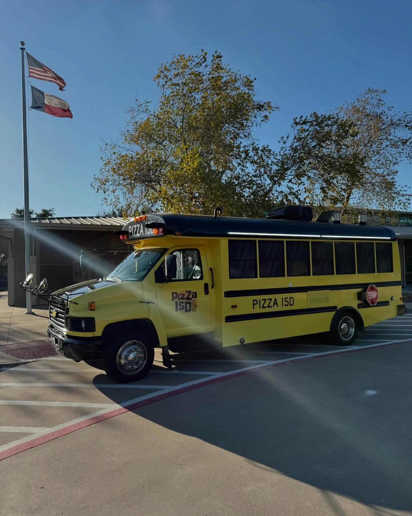 🚍🍕 Calling All Schools! 🍕🚍

Got an event coming up? Want to elevate the fun factor? Look no further! Our pizza food truck is ready to roll in and serve up some serious slices of happiness! 🎉

Picture this: a fiesta of cheesy goodness, the aroma 