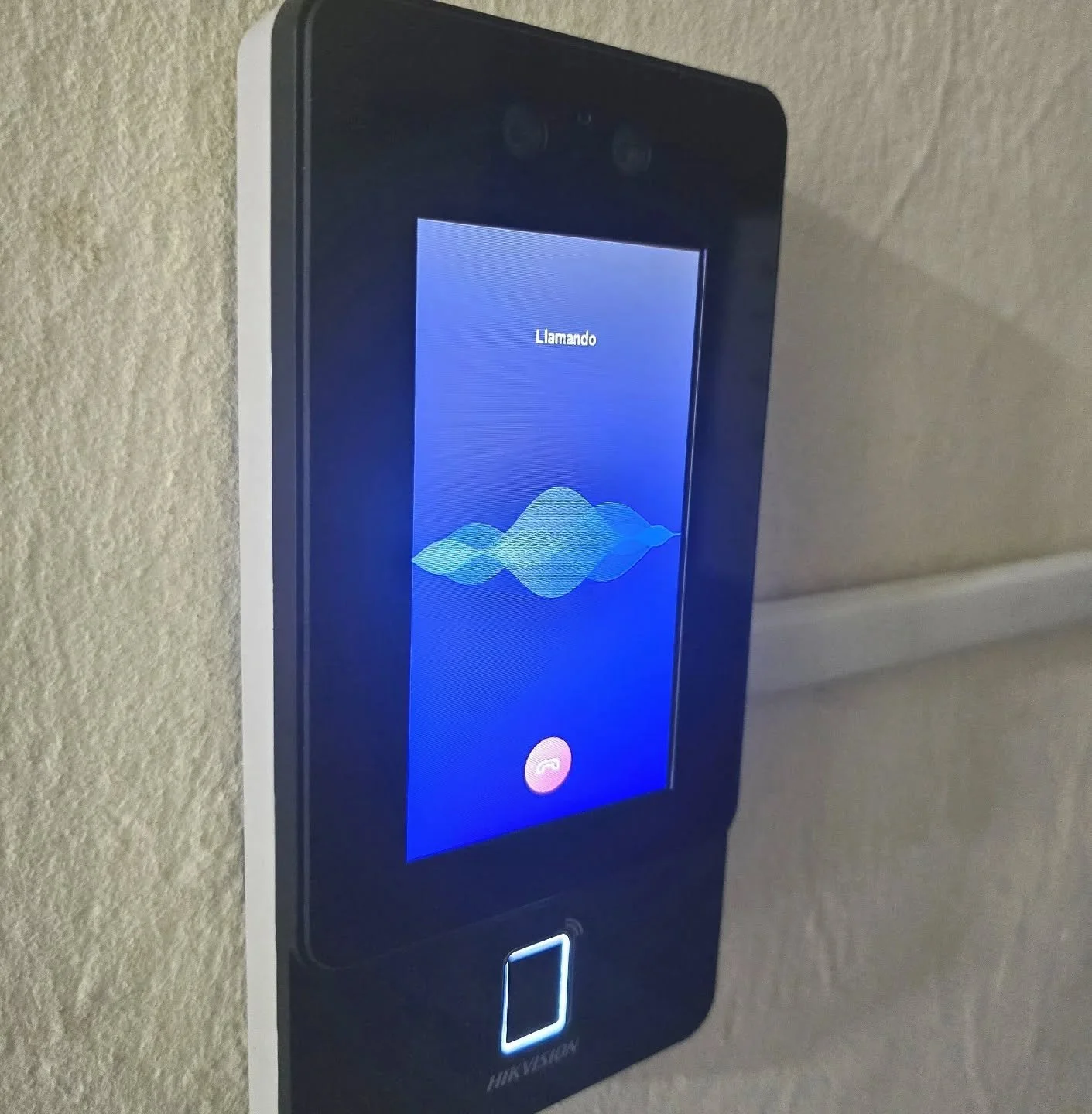 Instalamos esta belleza de control de acceso facial. Mejorando la calidad en el d&iacute;a a d&iacute;a del cliente y seguridad. Control de personas que ingresan, atenci&oacute;n remota desde el celular, comodidad para todos y registro de entradas y 